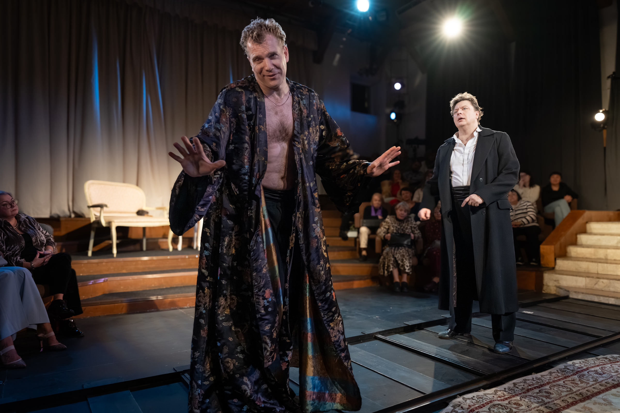 Театр Сфера: Гнездо перелётных птиц (100-й спекталь). Сайт фотографа Сергея Абрамова