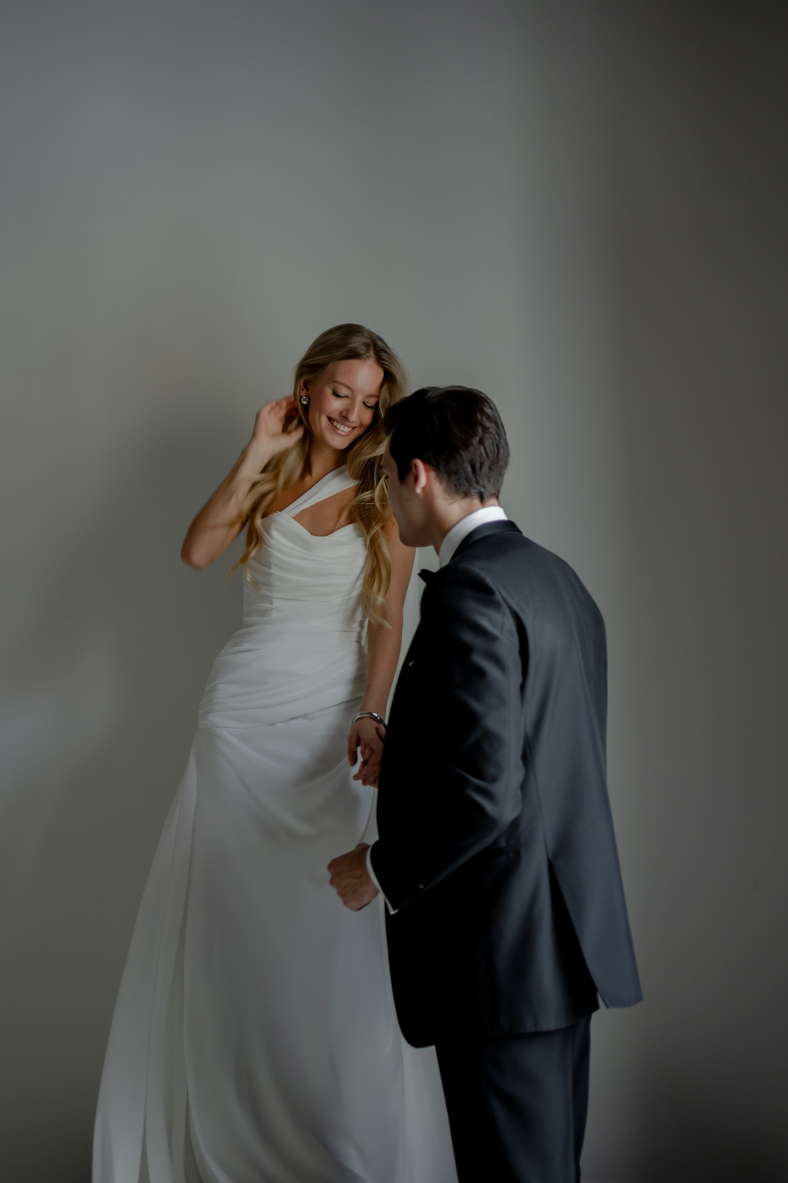 ЭЛЕГАНТНАЯ СВАДБЕНАЯ СЬЕМКА ЖЕНИХА И НЕВЕСТЫ В ДОРОГОМ ОТЕЛЕ САНКТ-ПЕТЕРБУРГА. Профессиональный фотограф, Санкт-Петербург — Виктория Богомолова