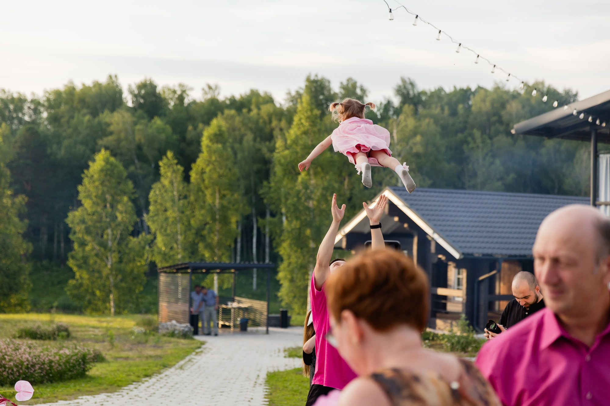 Малиновый фейерверк эмоций. Свадебный фотограф в Томске | Александр Овчаренко