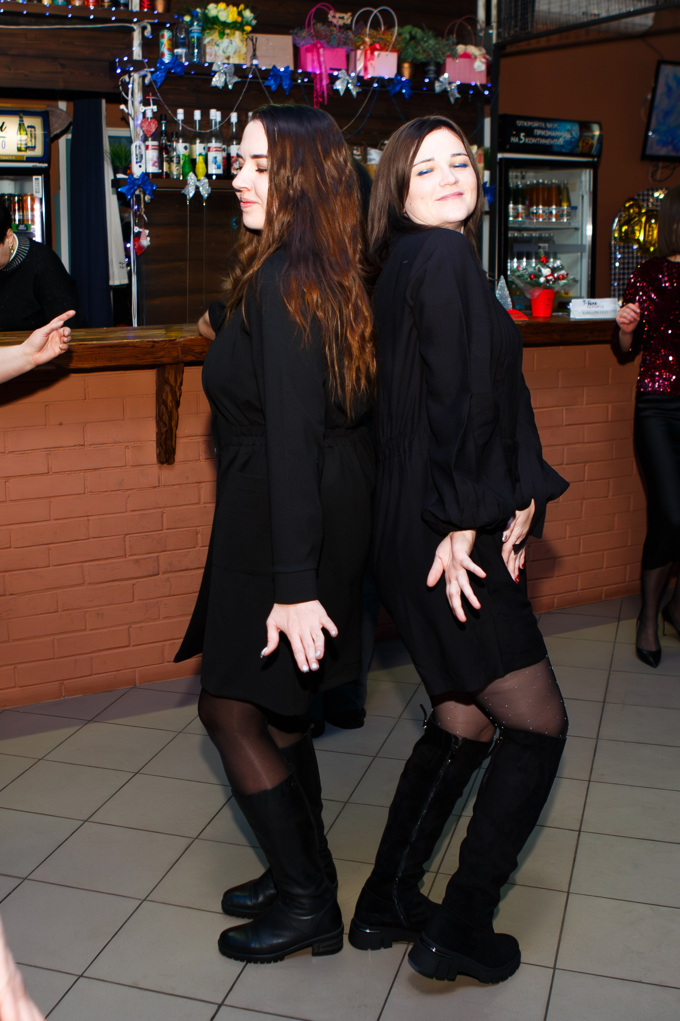 КОРПОРАТИВ 20.12.24 (кафе — АТМОСФЕРА). Профессиональный фотограф в Мценске и Орловской области