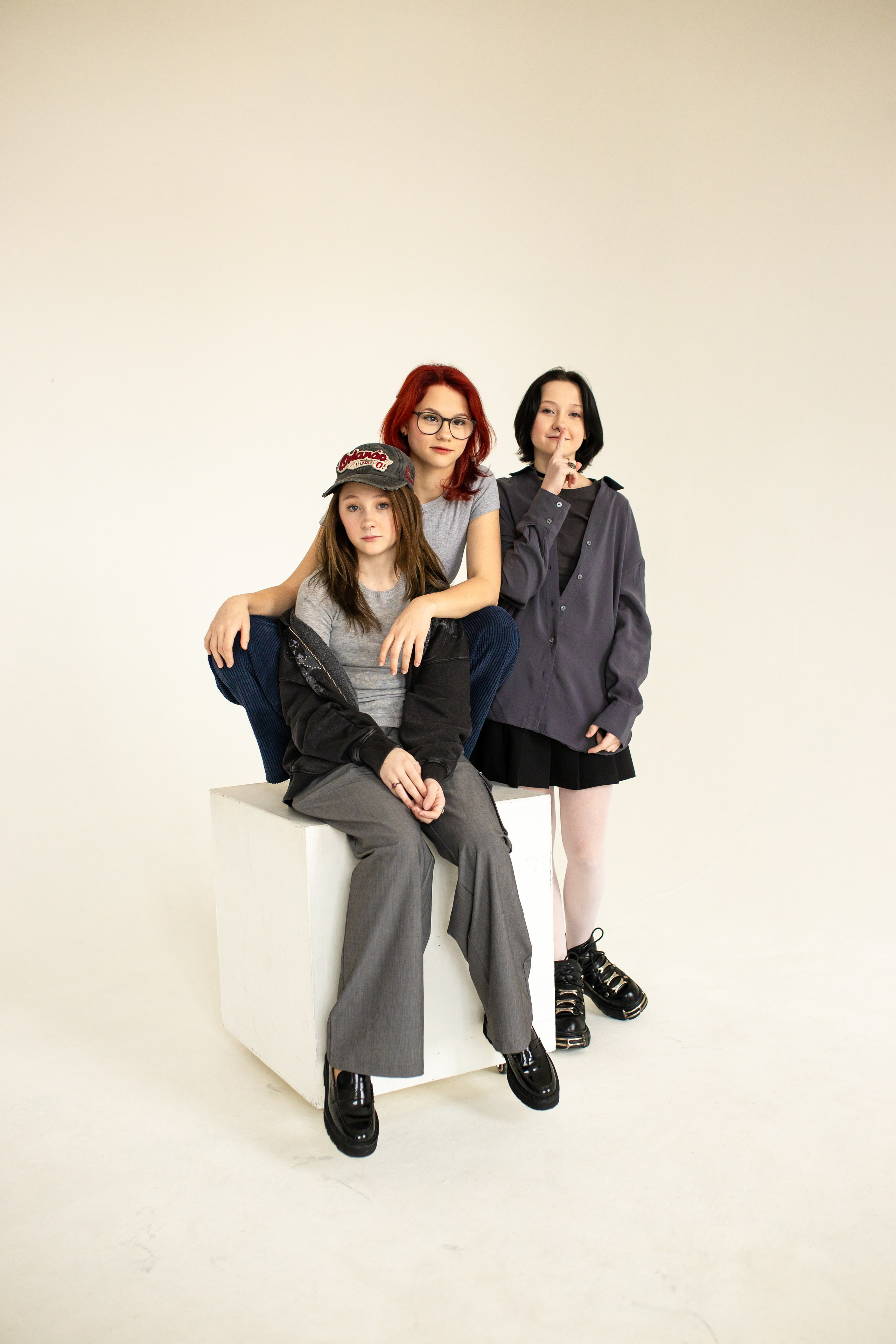 Семейная фотосессия на циклораме с естественным светом. Фотограф в Железнодорожном и Балашихе