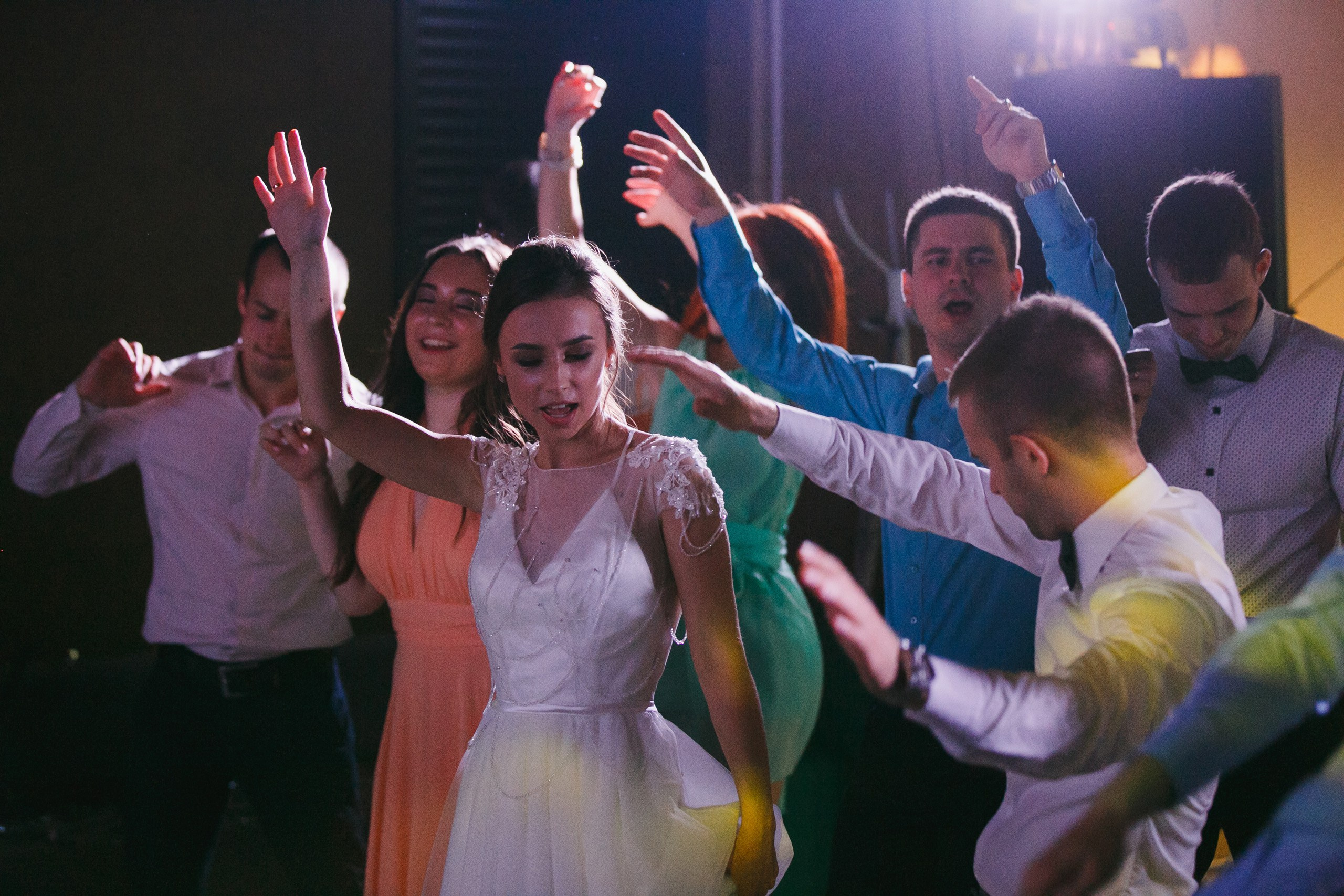 А+В. СВАДЕБНЫЙ И РЕПОРТАЖНЫЙ ФОТОГРАФ В НИЖНЕМ НОВГОРОДЕ АРТЕМ КУЗЬМИЧЕВ