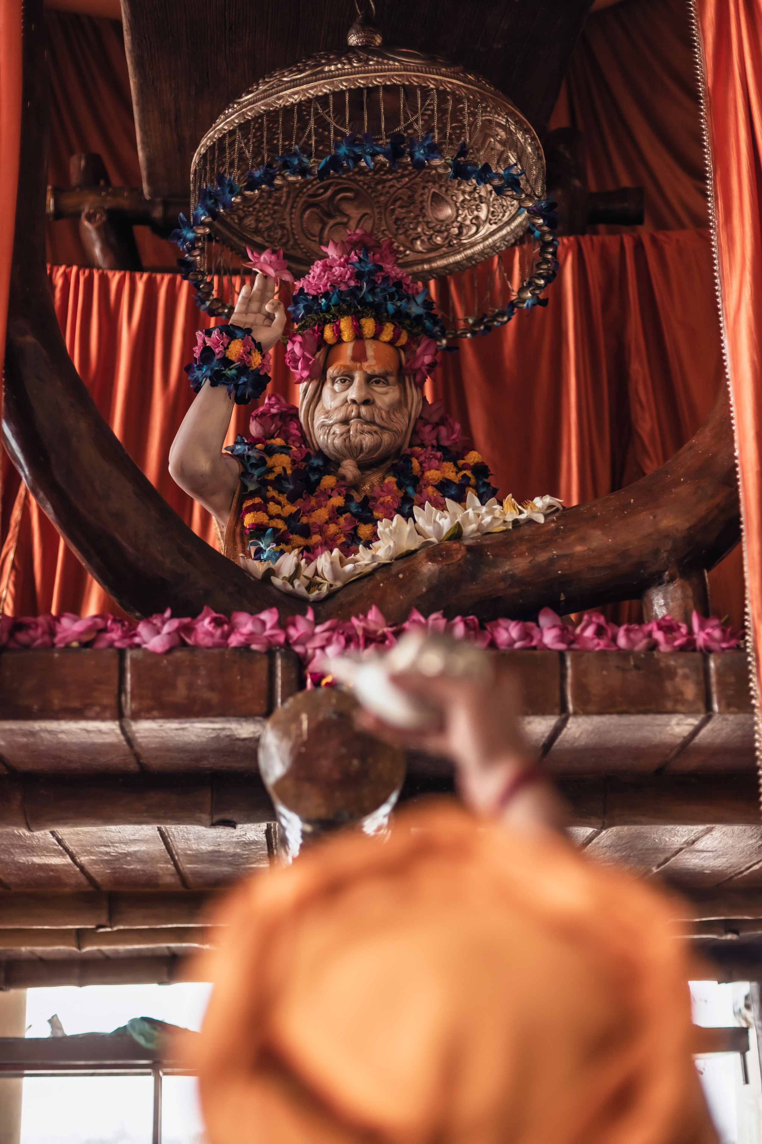 Abhisheka Devraha Baba on Sri Devdas ji maharaj bd. Mariam Bagdasaryan