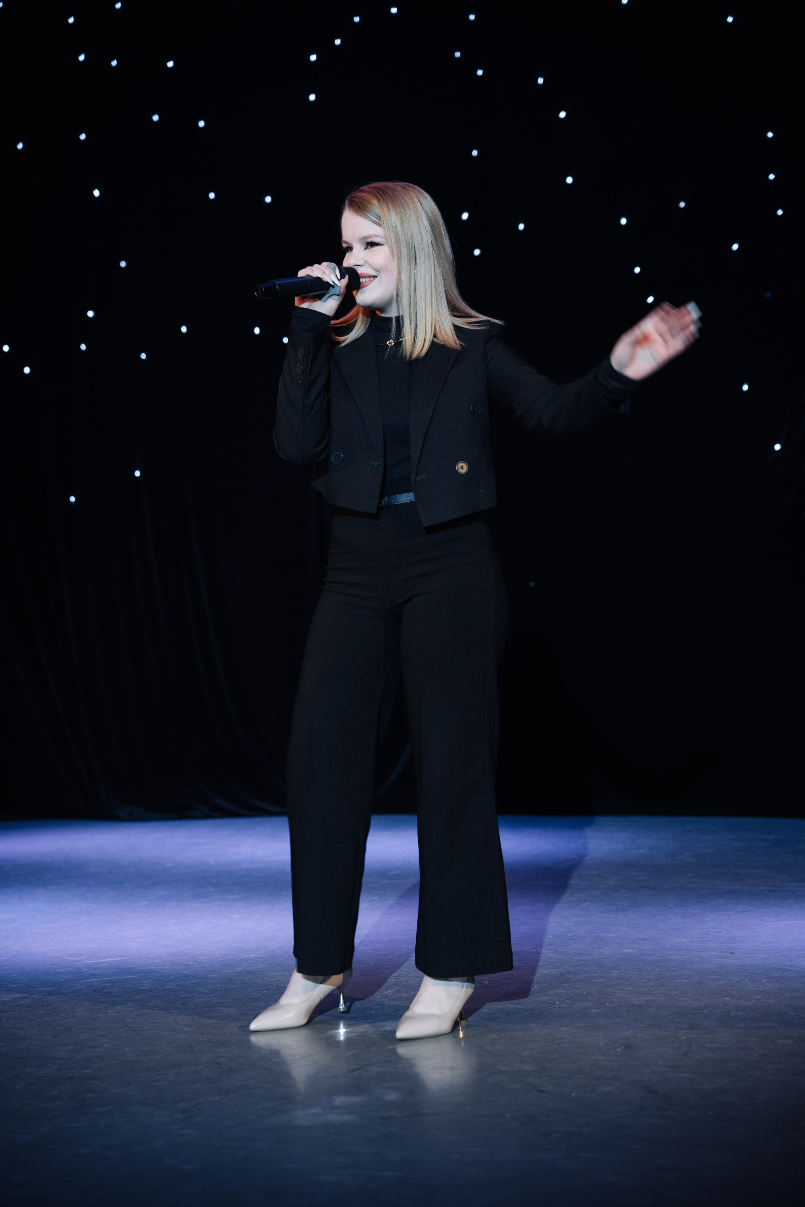 Благотворительный концерт в помощь Артему Сардаряну. Фотограф Артем Севостьянов. Профессиональная фотосъемка в Ногинске, Москве, Московской области и за границей