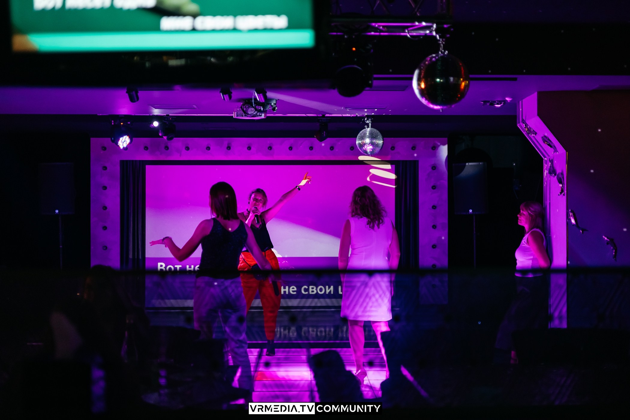 Караоке-бар «Volna»: Золотые 2000-е