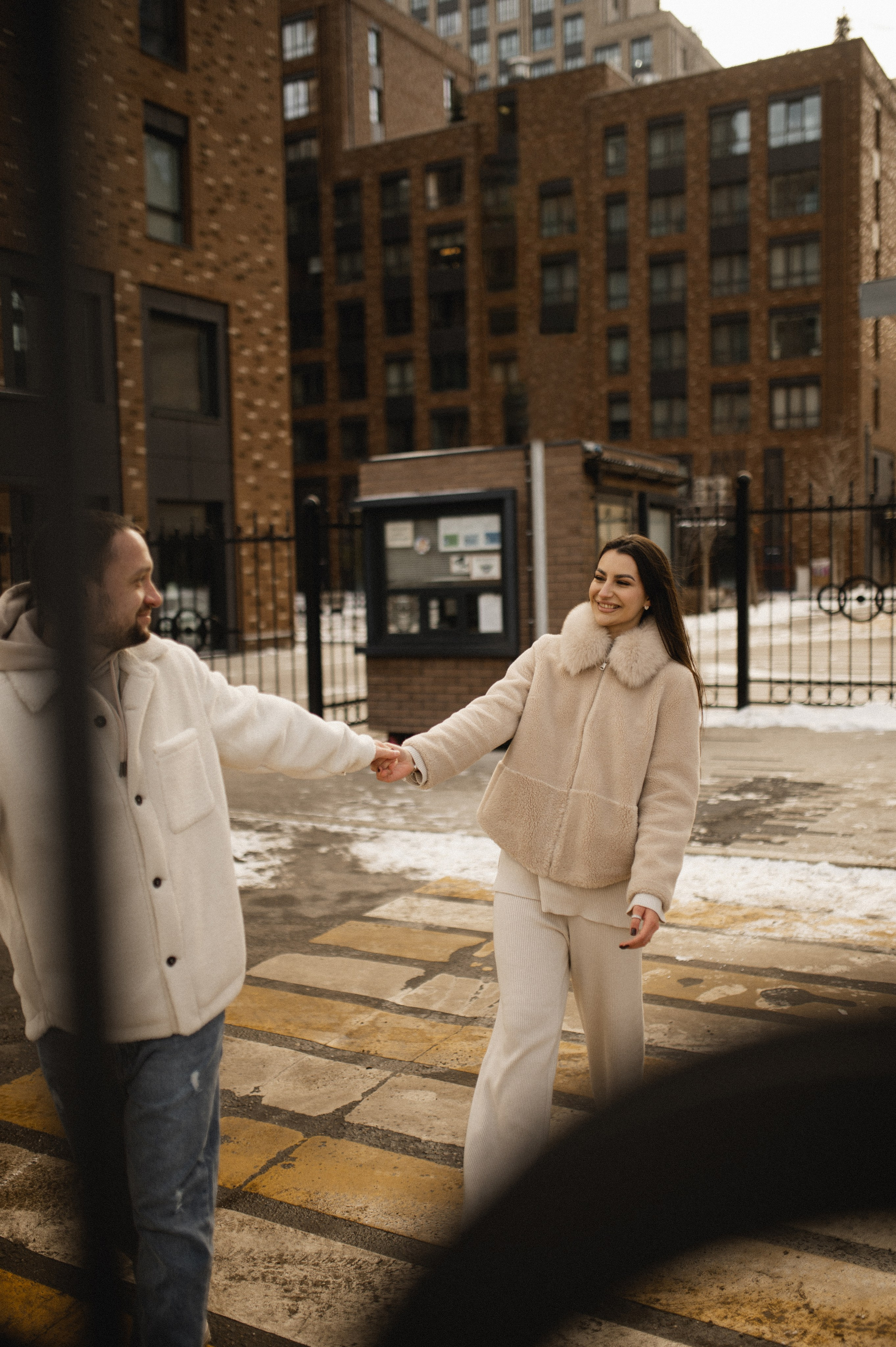 Лавстори стрит фотосессия в зимней Москве. Семейная фотосессия Бутово Москва фотограф Алина Морщагина