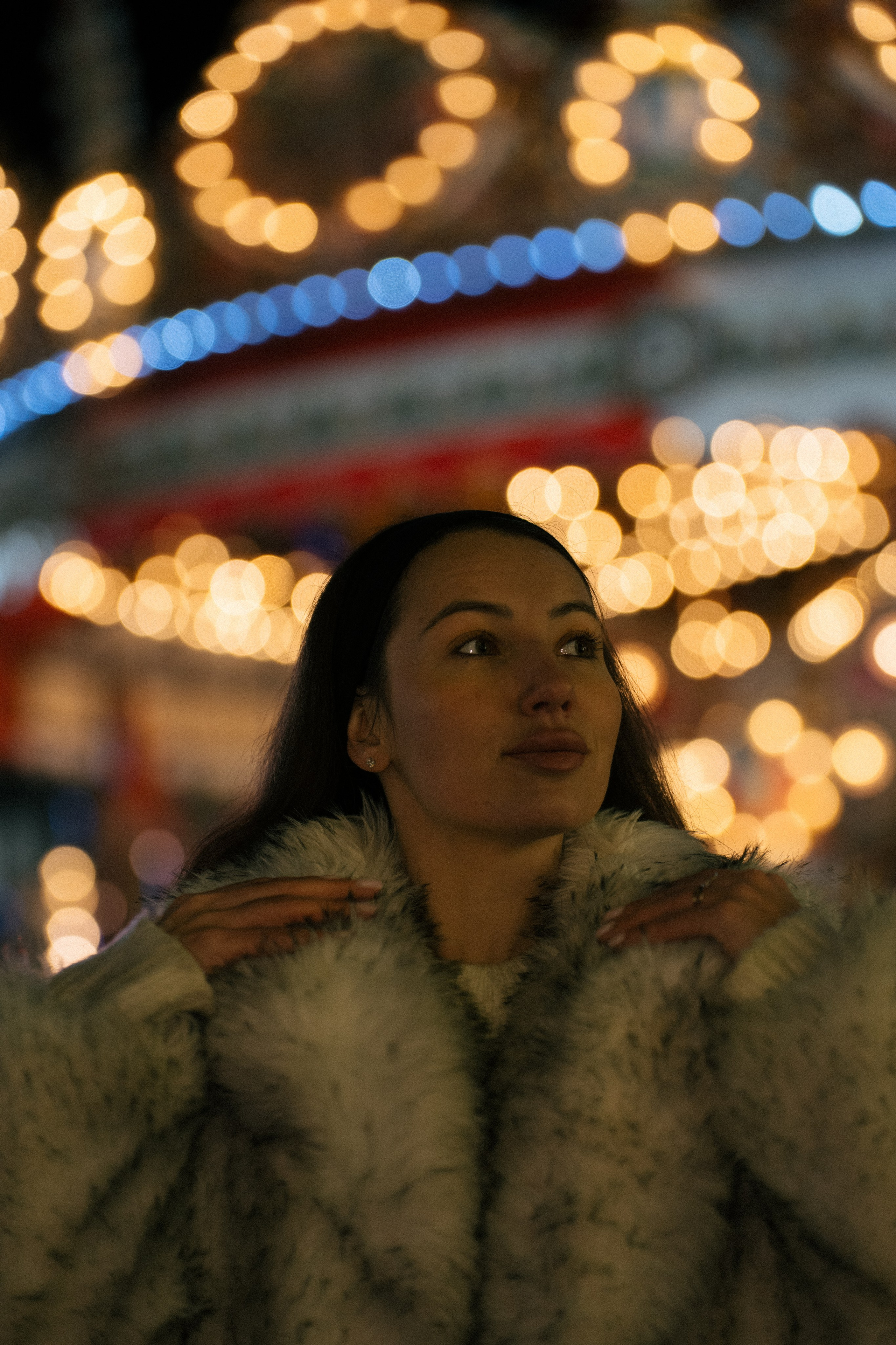 ПРОГУЛКА НА МАНЕЖНОЙ ПЛОЩАДИ ДЛЯ ДЕВУШКИ ПЕРЕД НОВЫМ ГОДОМ (НОВОГОДНЯЯ ФОТОСЕССИИЯ НА МАНЕЖНОЙ ПЛОЩАДИ). Профессиональный фотограф, Санкт-Петербург — Виктория Богомолова