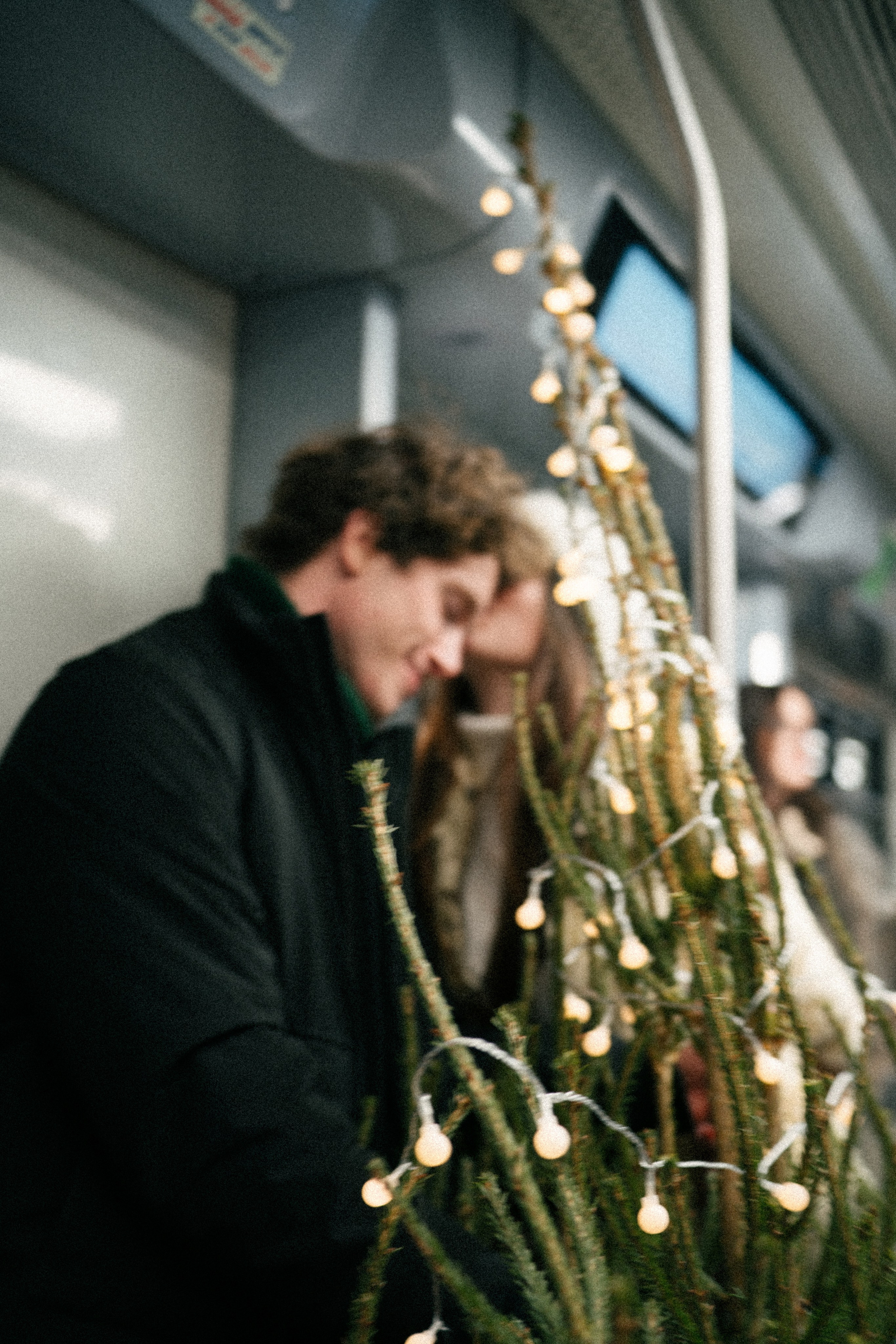 НОВОГОДНЯЯ ПРОГУЛКА ПАРЫ ПО ЧЕРНЫШЕВСКОЙ ПЕРЕД НОВЫМ ГОДОМ. Профессиональный фотограф, Санкт-Петербург — Виктория Богомолова