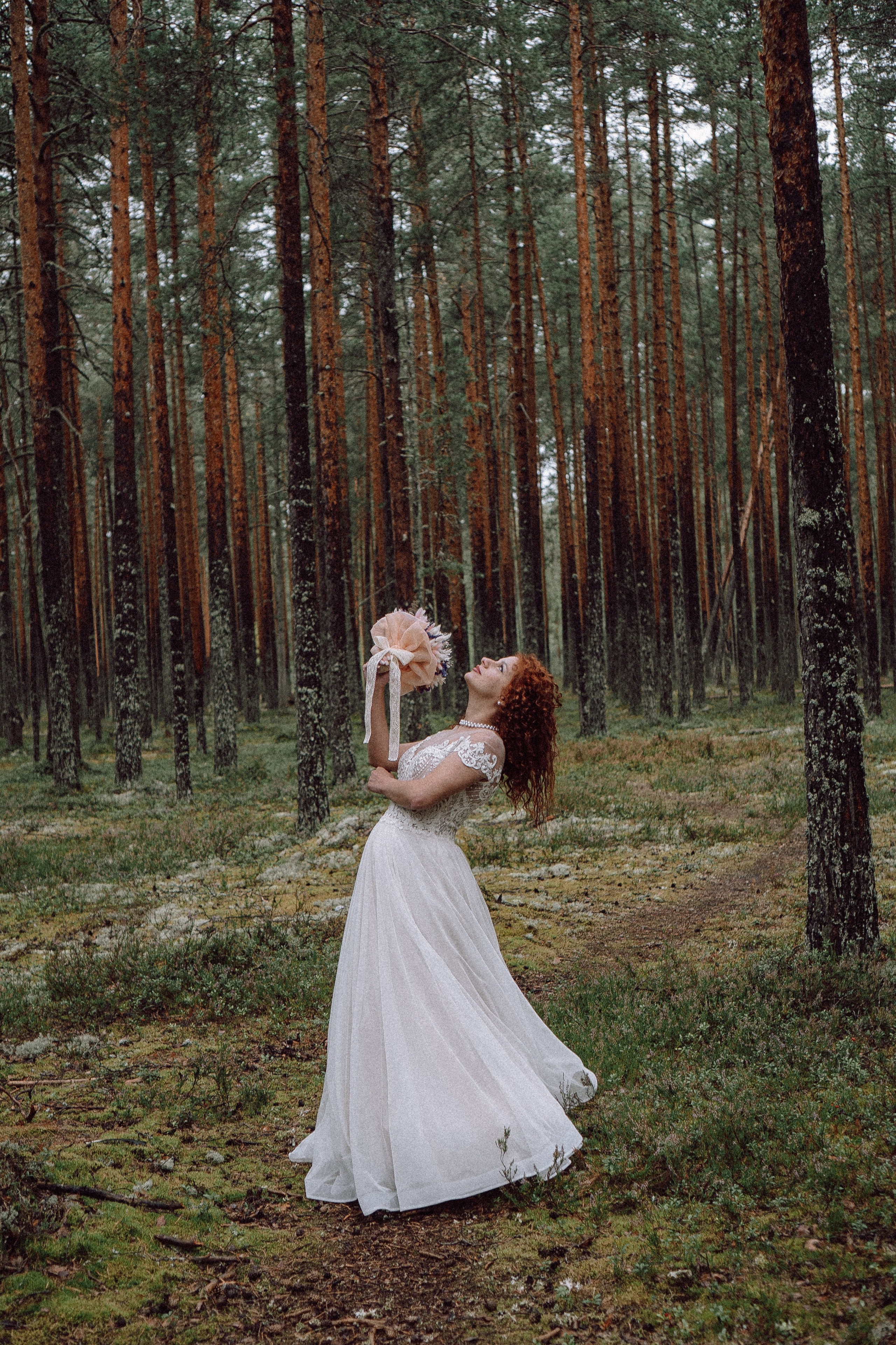 СВАДЕБНАЯ ФОТОСЕССИИЯ ПАРЫ В ГОРОДЕ ПРИОЗЕРСК В СОСНОВОМ ЛЕСУ И С ПИКАПОМ. Профессиональный фотограф, Санкт-Петербург — Виктория Богомолова