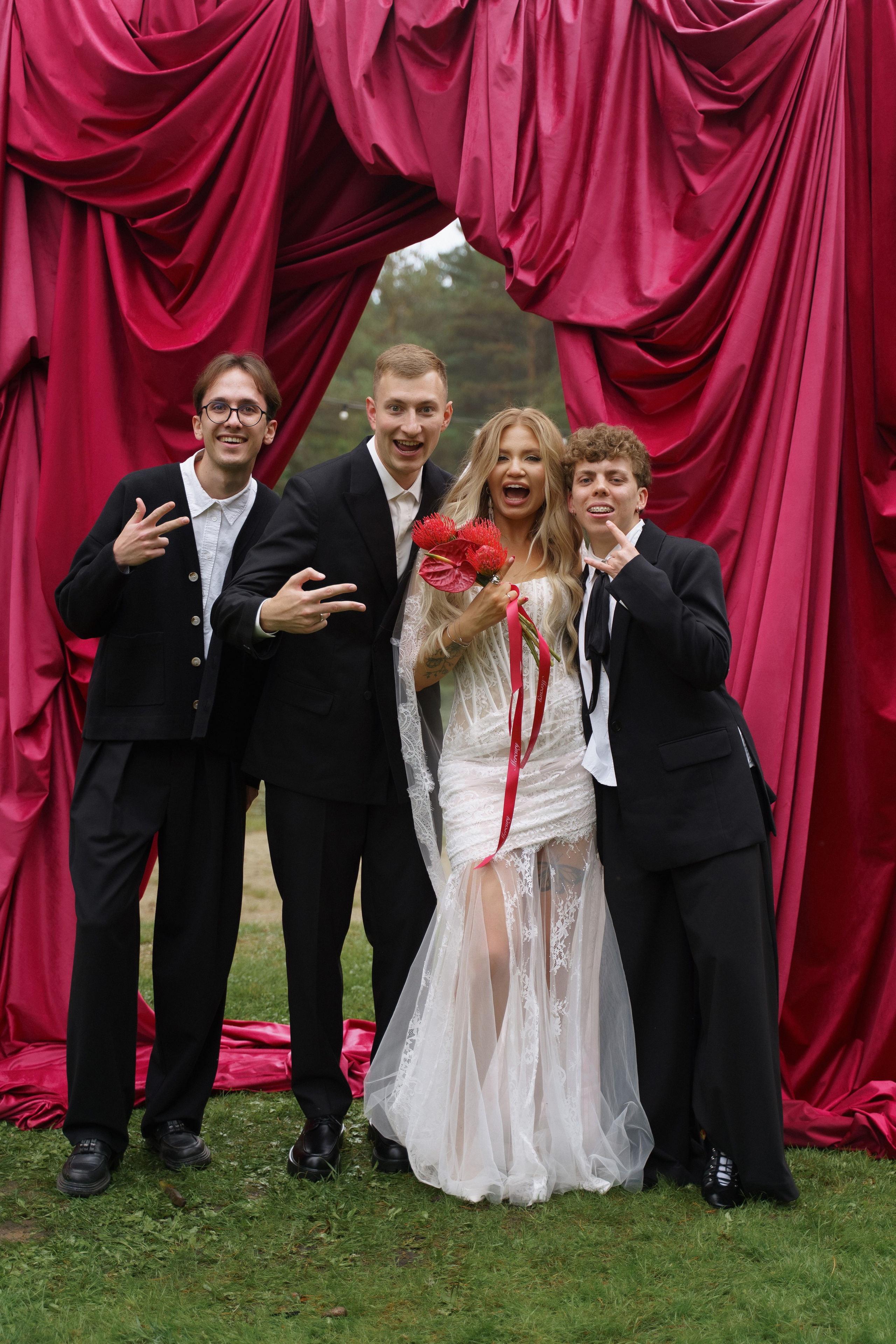 Максим и Алина. Свадебный фотограф Анастасия Хабарова в Новоуральске и Екатеринбурге