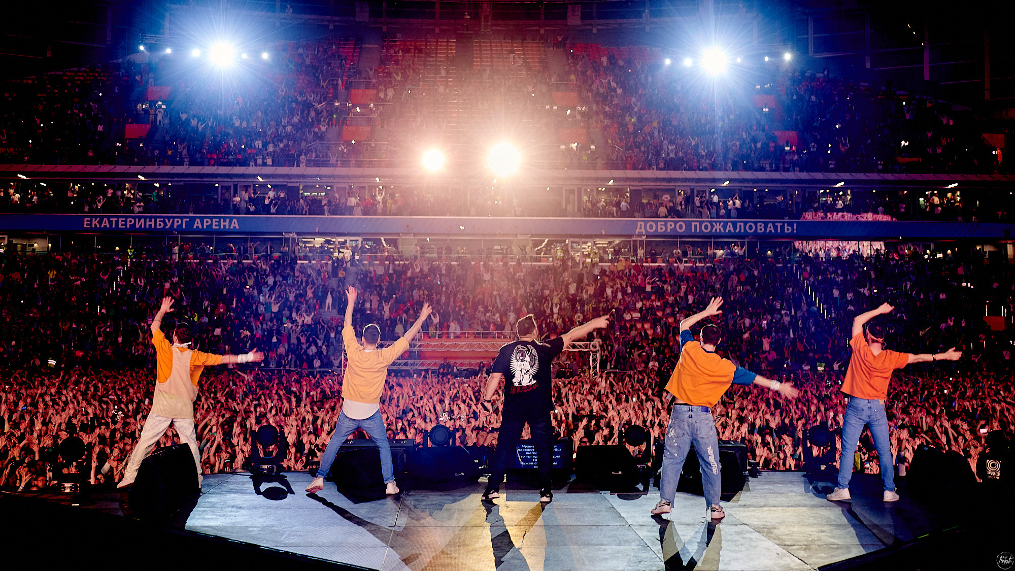 РУКИ ВВЕРХ!. Фотографии отовсюду и обо всем