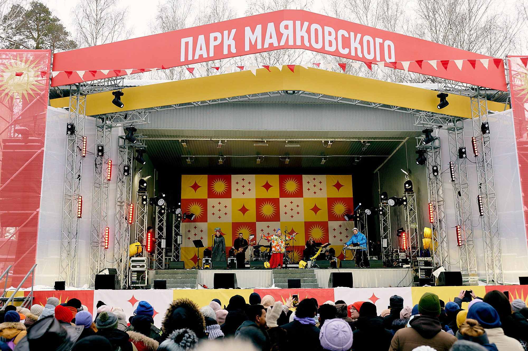 Zventa Sventana на празднике Масленицы в Екатеринбурге. Фотографии отовсюду и обо всем