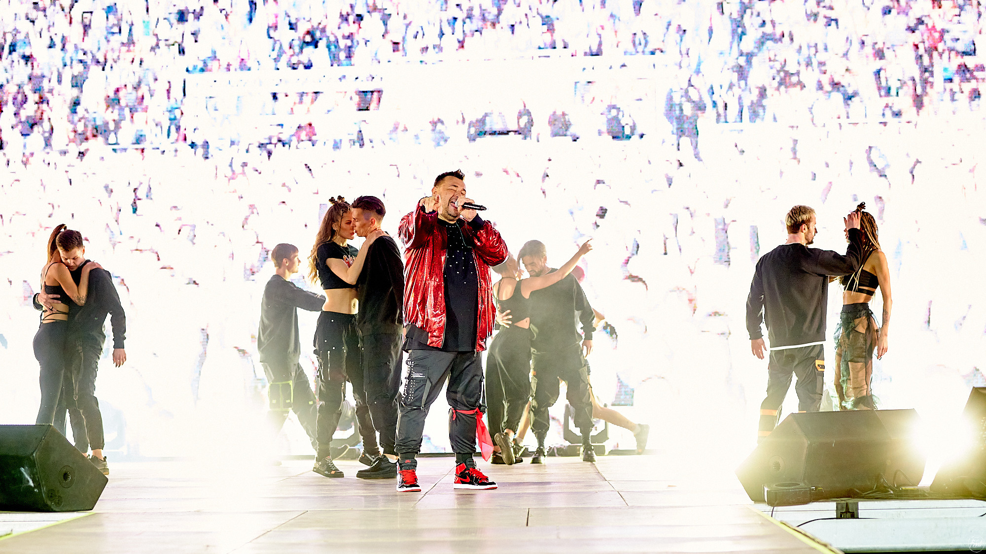 РУКИ ВВЕРХ!. Фотографии отовсюду и обо всем