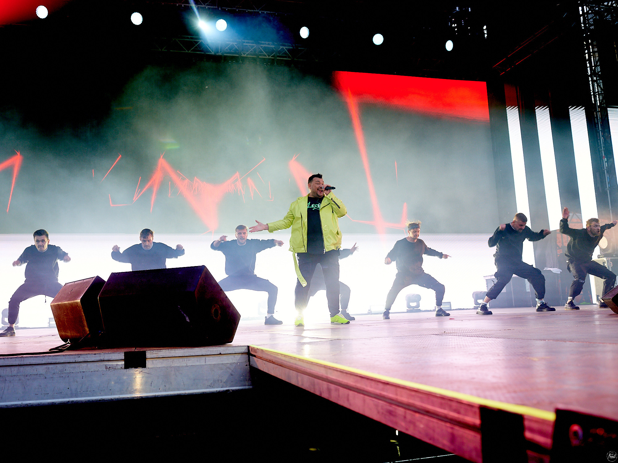 РУКИ ВВЕРХ!. Фотографии отовсюду и обо всем