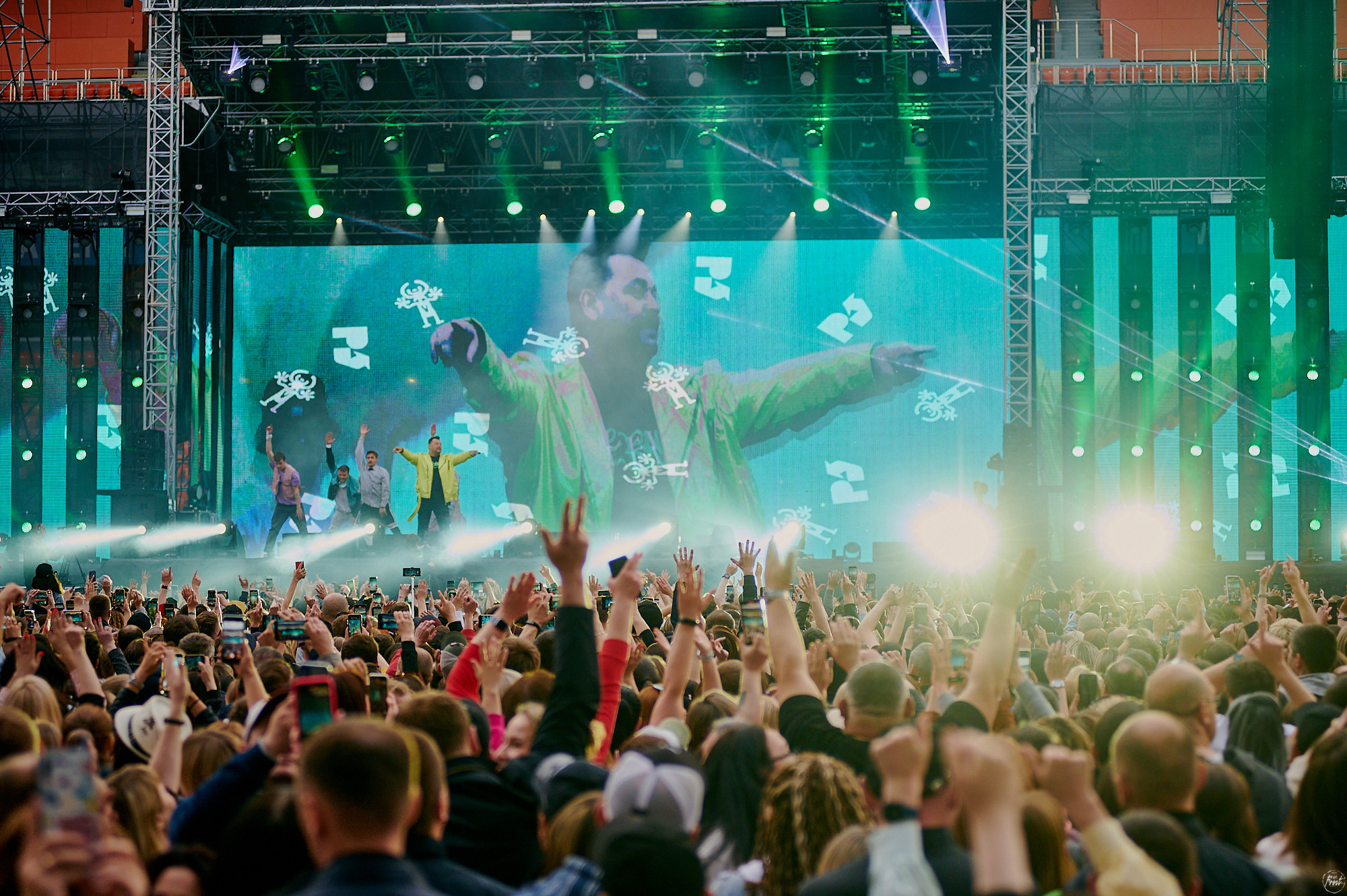 РУКИ ВВЕРХ!. Фотографии отовсюду и обо всем