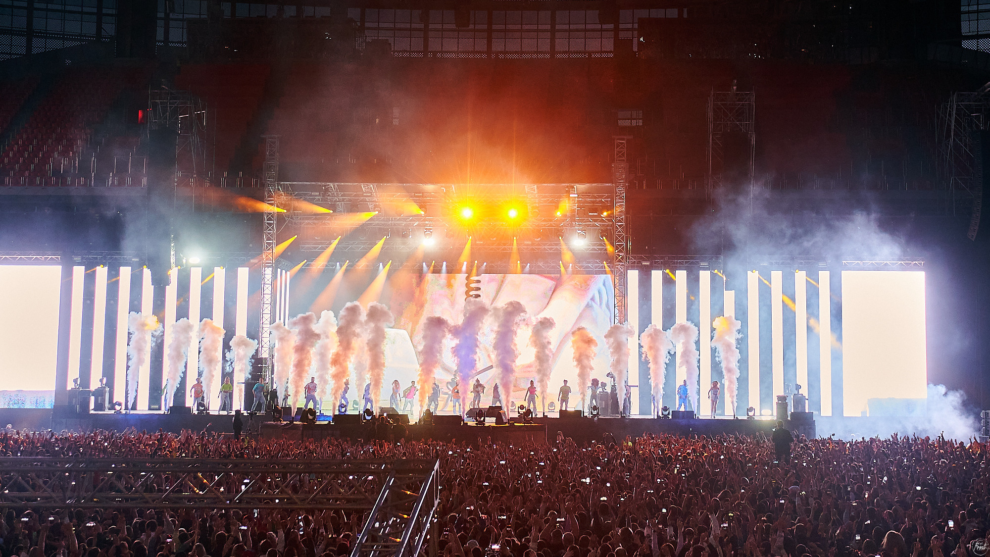 РУКИ ВВЕРХ!. Фотографии отовсюду и обо всем