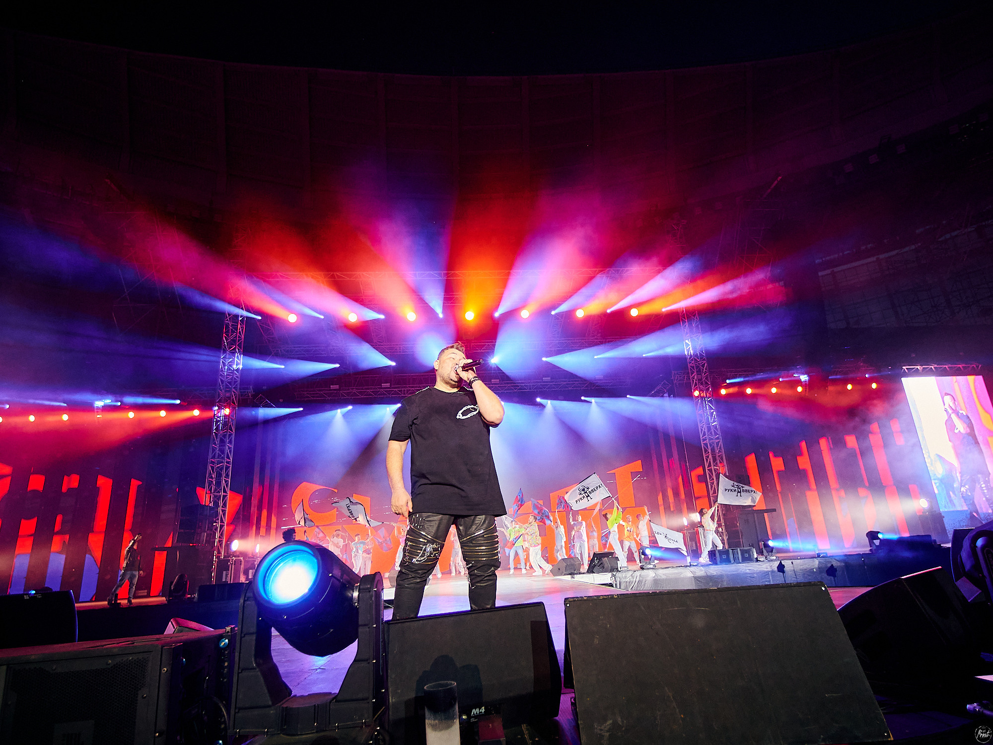 РУКИ ВВЕРХ!. Фотографии отовсюду и обо всем