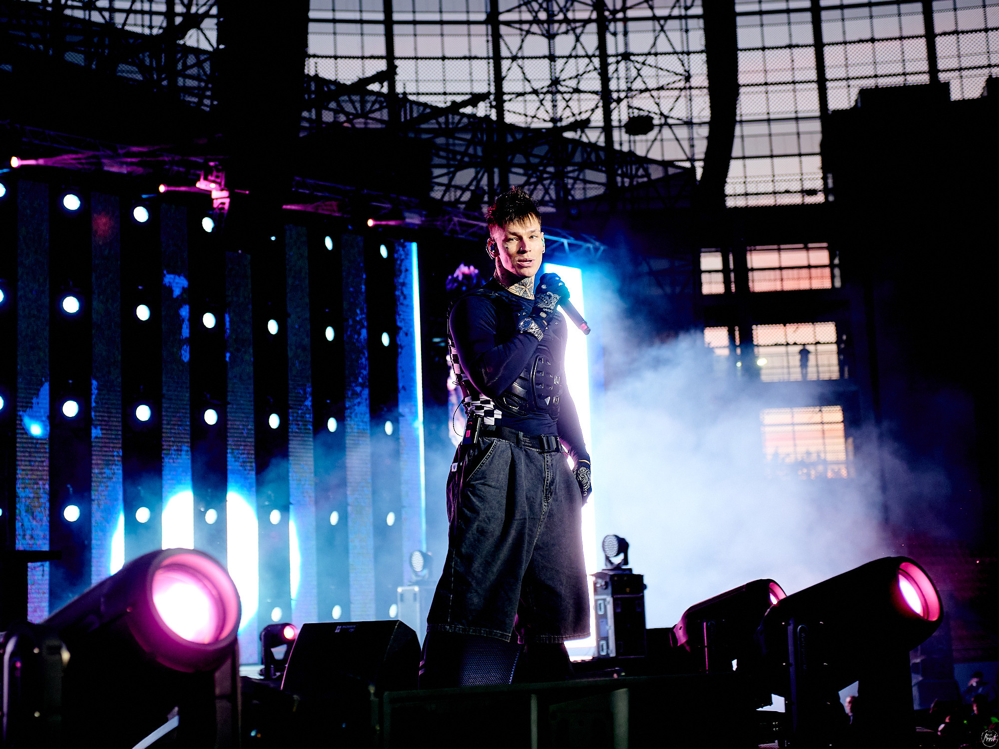 РУКИ ВВЕРХ!. Фотографии отовсюду и обо всем