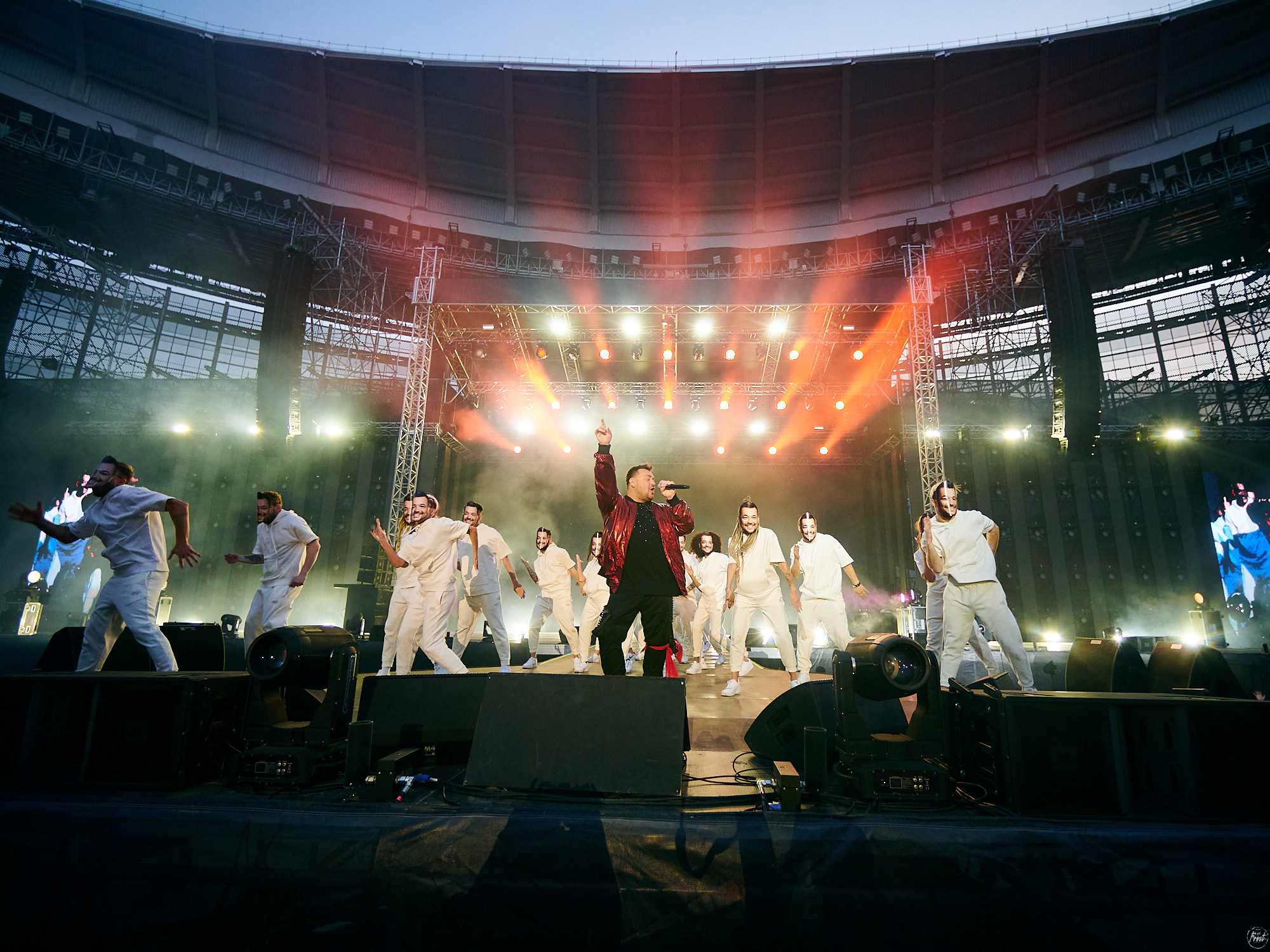 РУКИ ВВЕРХ!. Фотографии отовсюду и обо всем