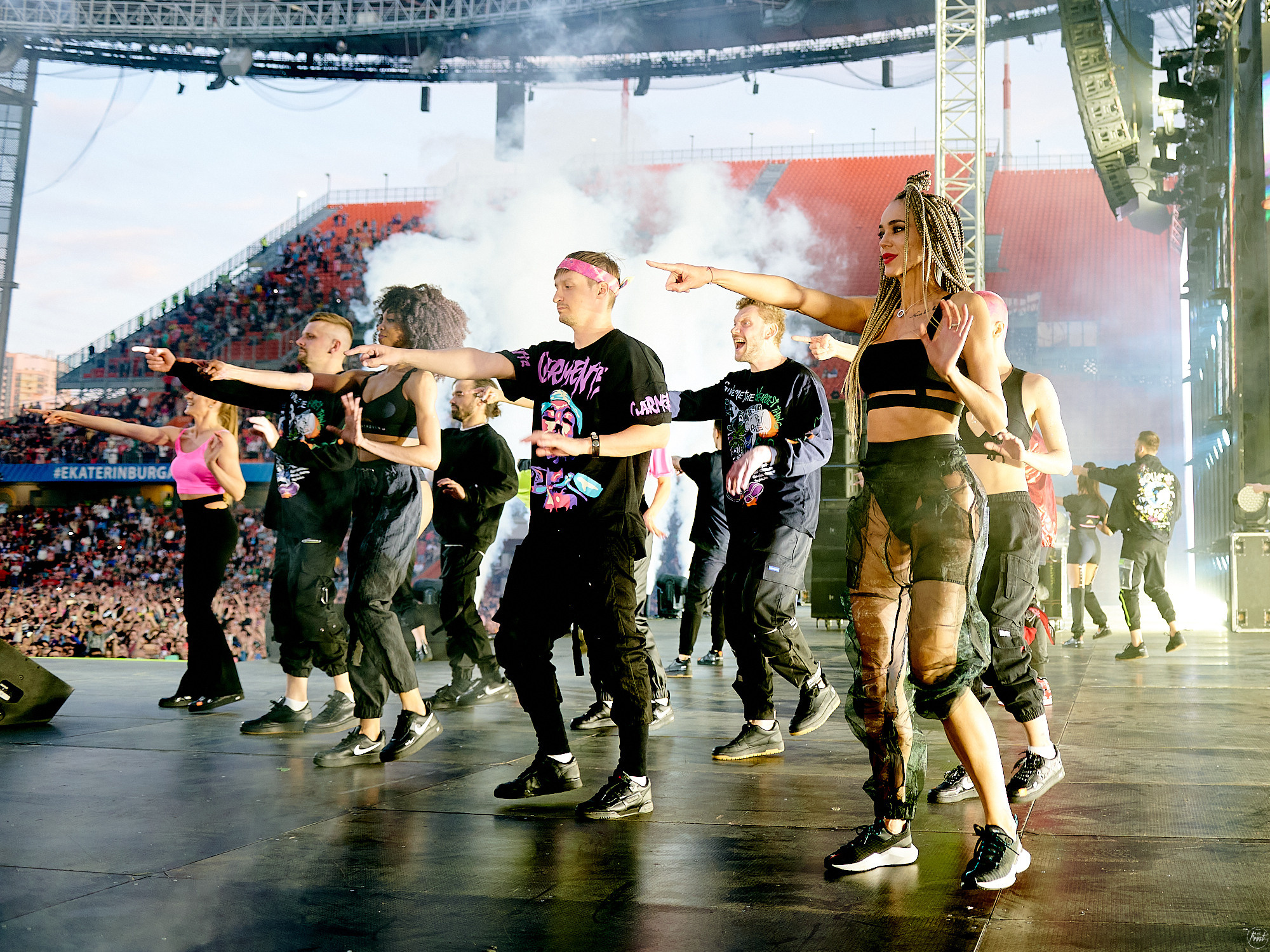 РУКИ ВВЕРХ!. Фотографии отовсюду и обо всем