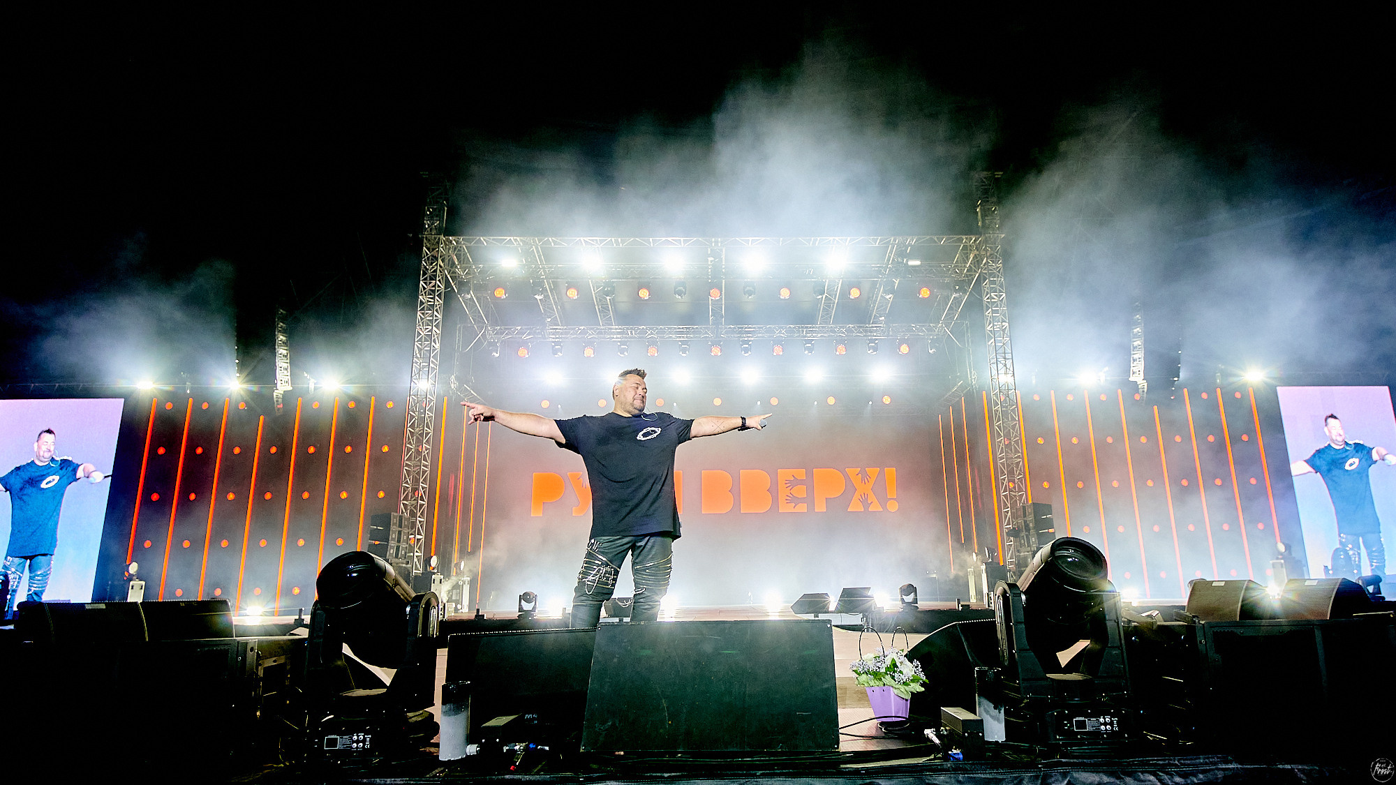 РУКИ ВВЕРХ!. Фотографии отовсюду и обо всем