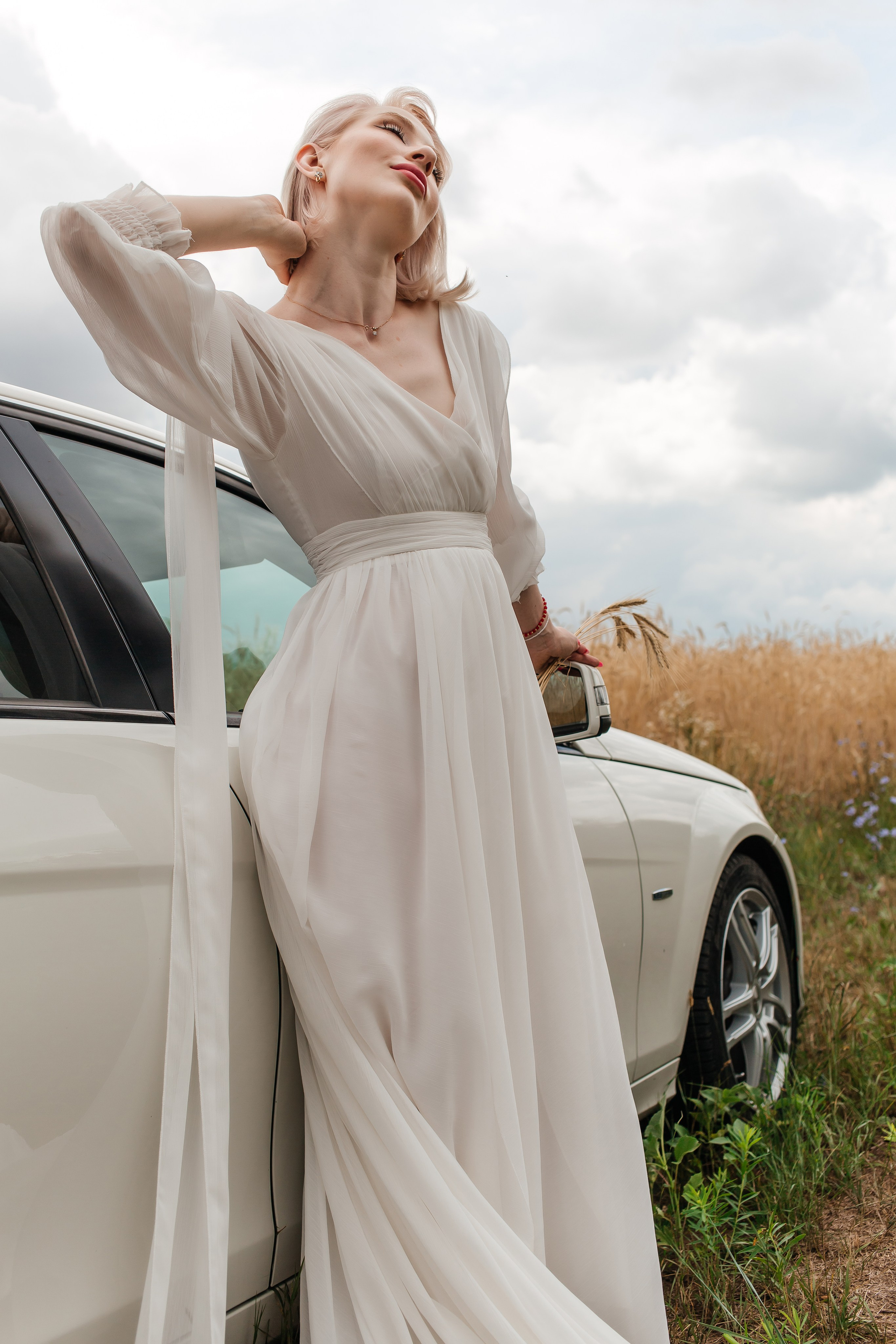 Александра фотосессия в поле. Женский фотограф в Оренбурге Ирина Заводчикова