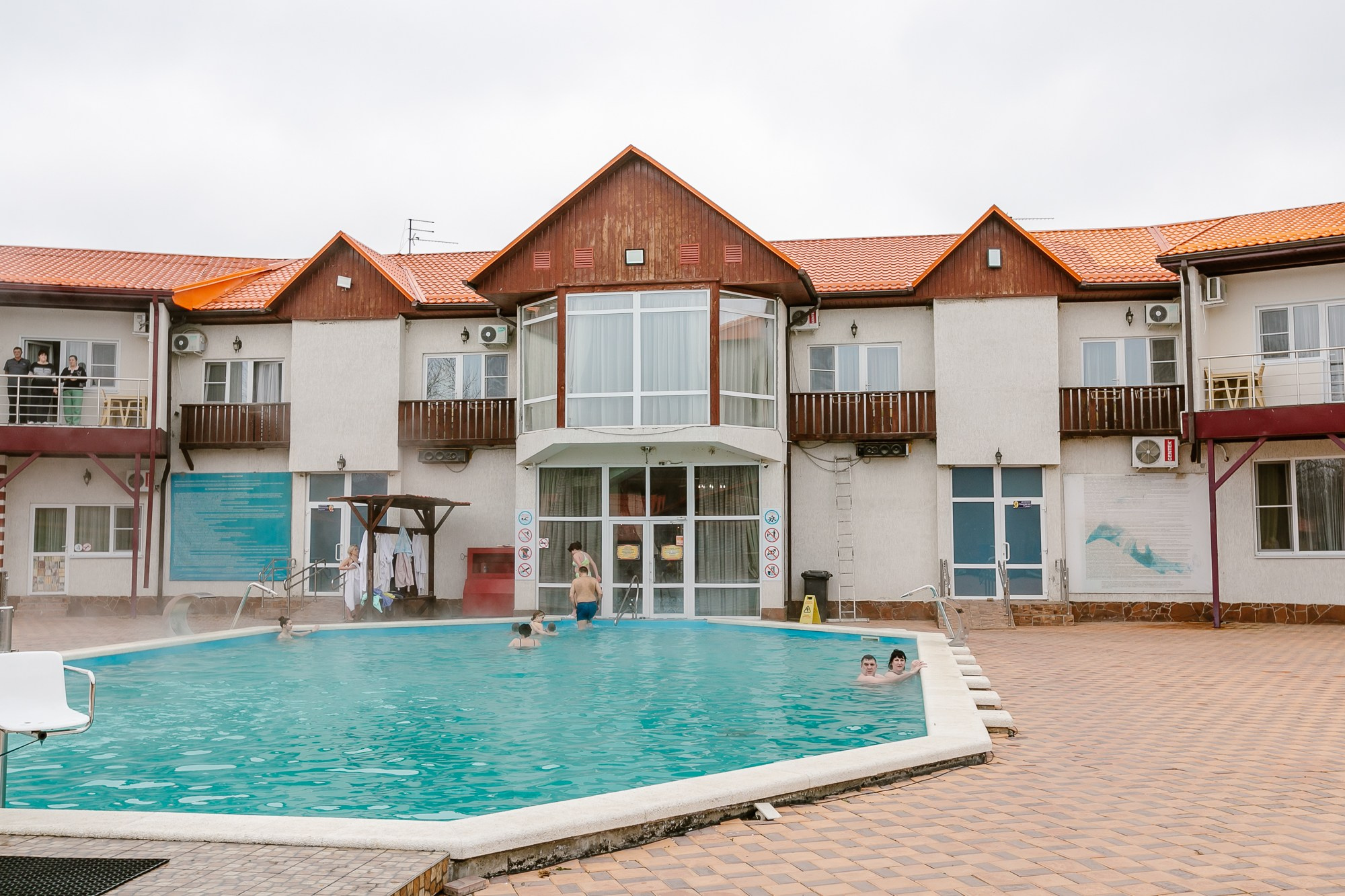 Фотографии территории термального источника март 2024 год