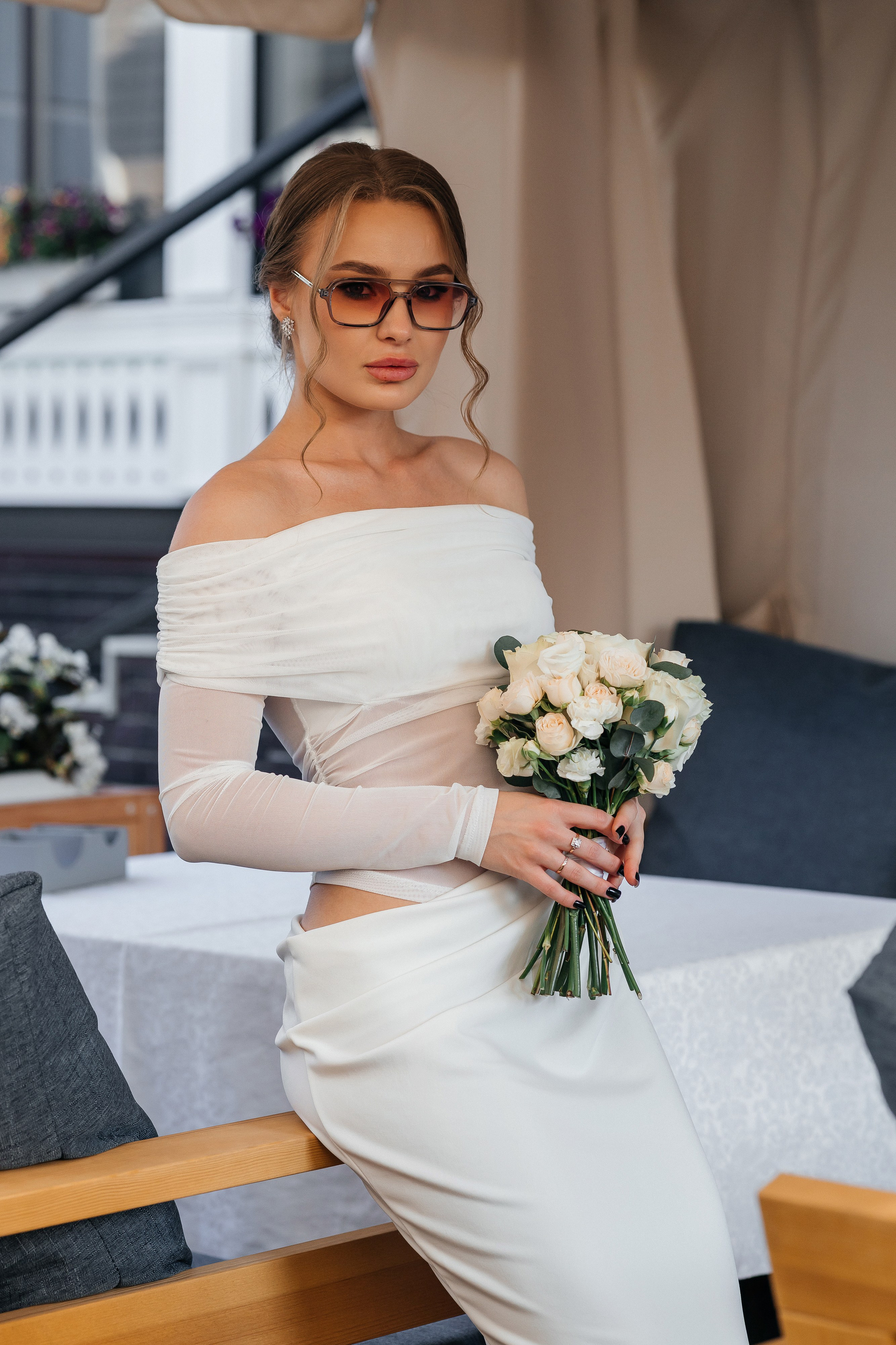 Красивый свадебный ужин в уютном ресторане. Олег Сверчков | Свадебный фотограф Вологда