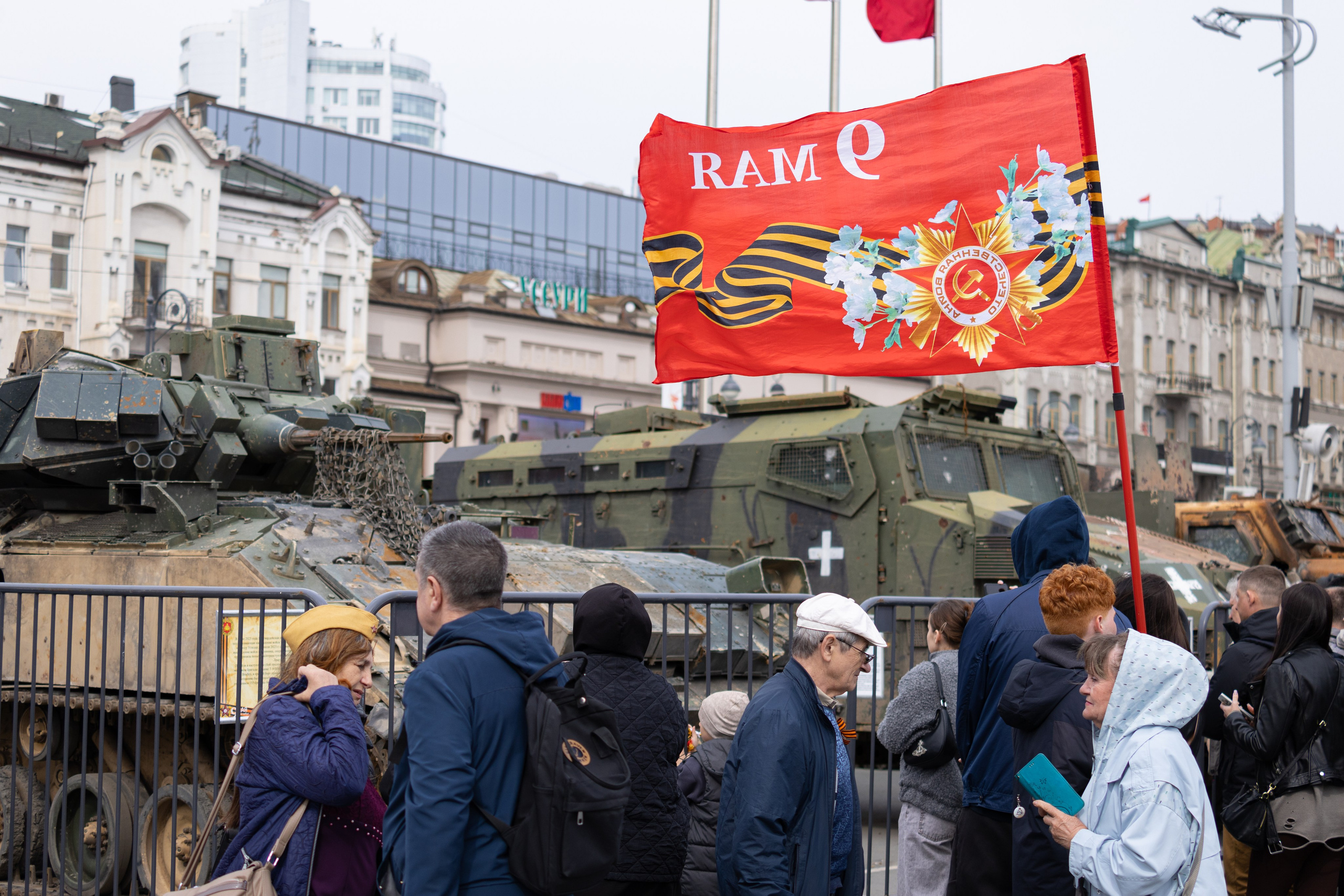 9 мая, выступления 2025 г. Олег Катакинов| Репортажный фотограф в городе у моря (Владивосток)