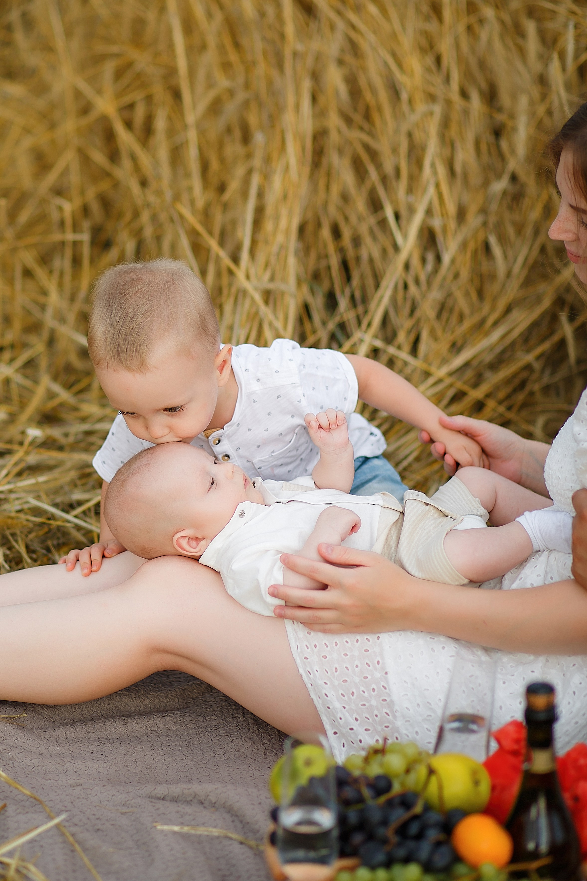 Семейная фотосессия на природе у подножия торатау. Семейный и детский фотограф в Стерлитамаке Разина Рахмангулова