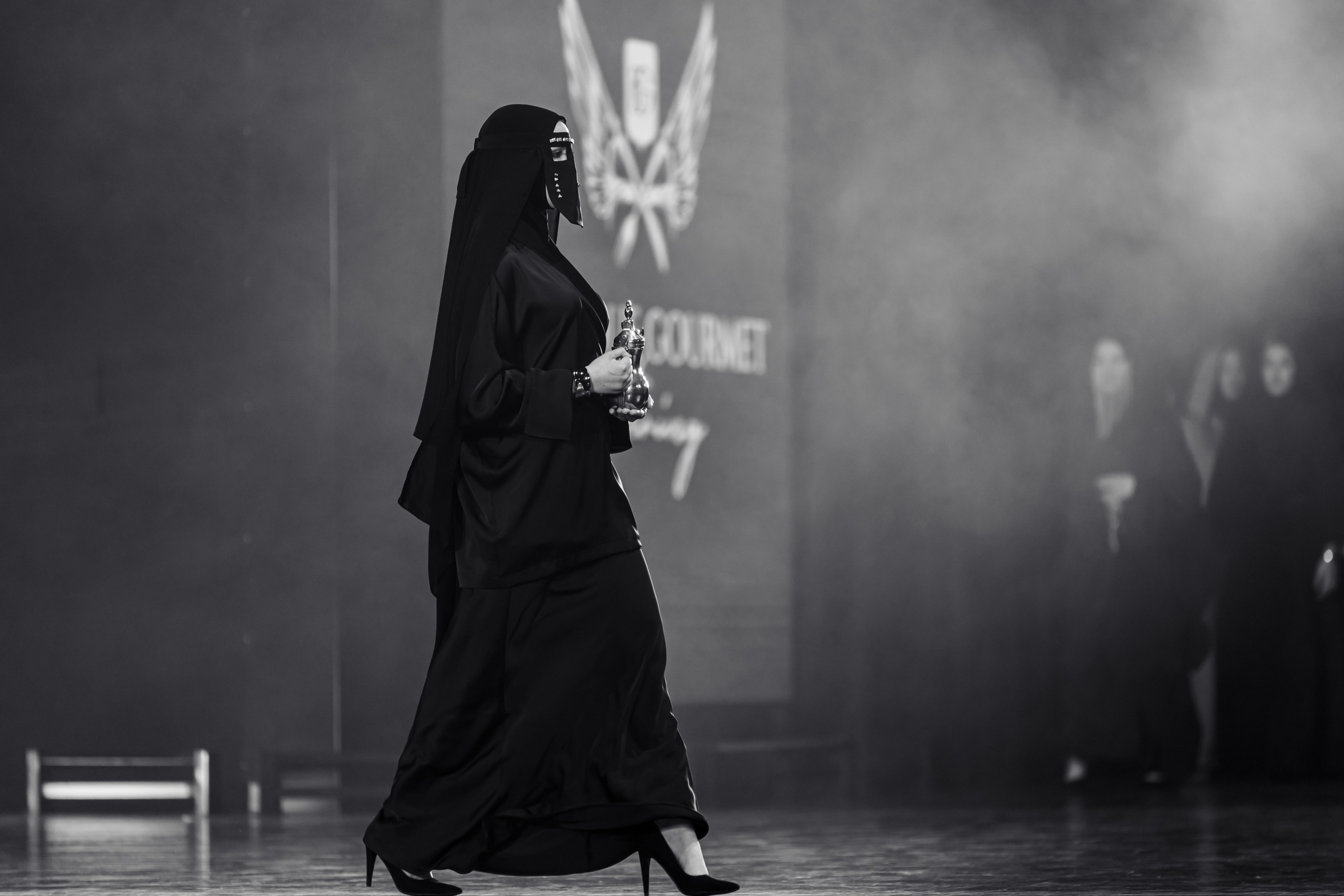 FASHION IFTAR. Showbiz | Fashion | Reportage