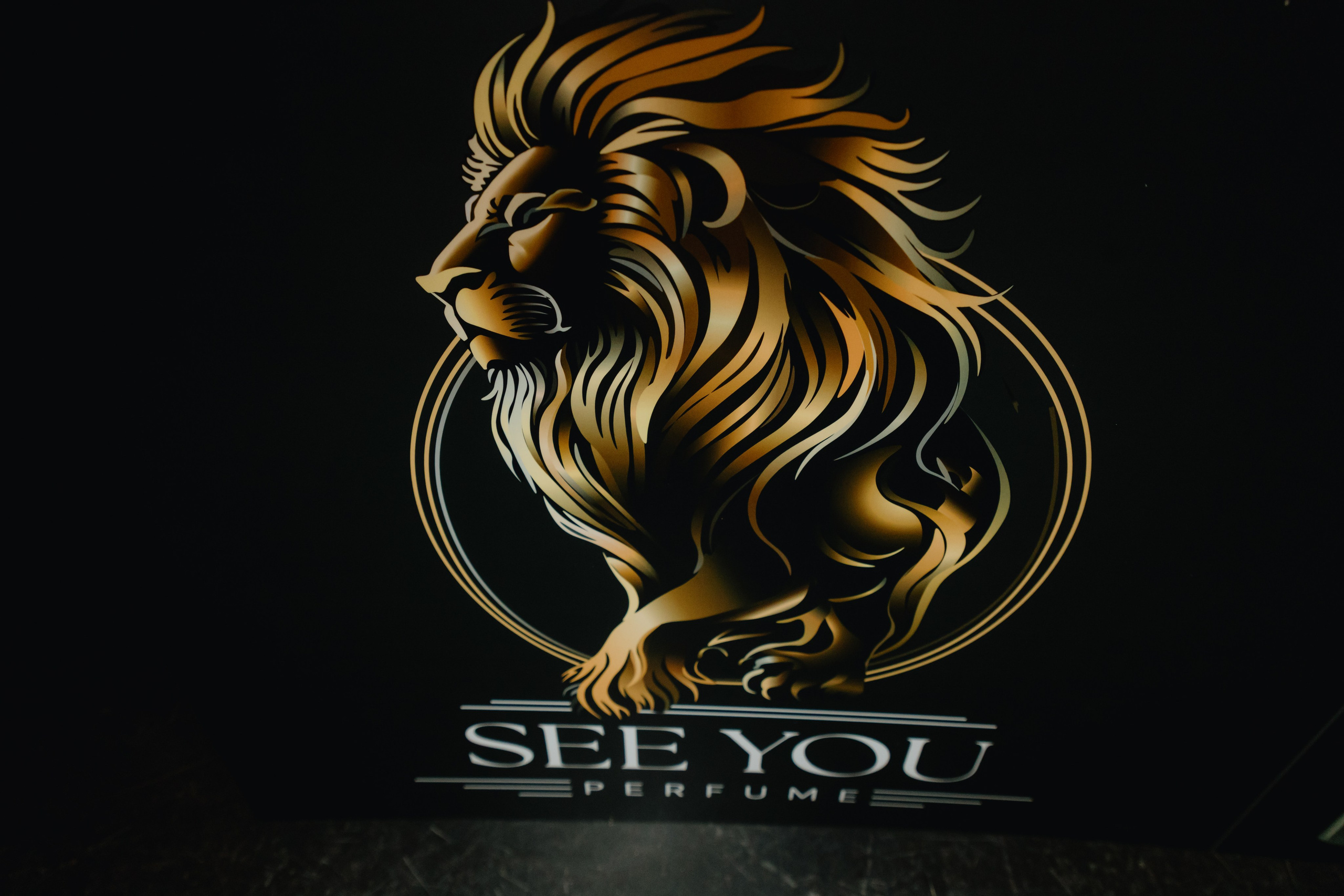 See `You Perfume. Фотограф в Москве и Санкт-Петербурге Дарина