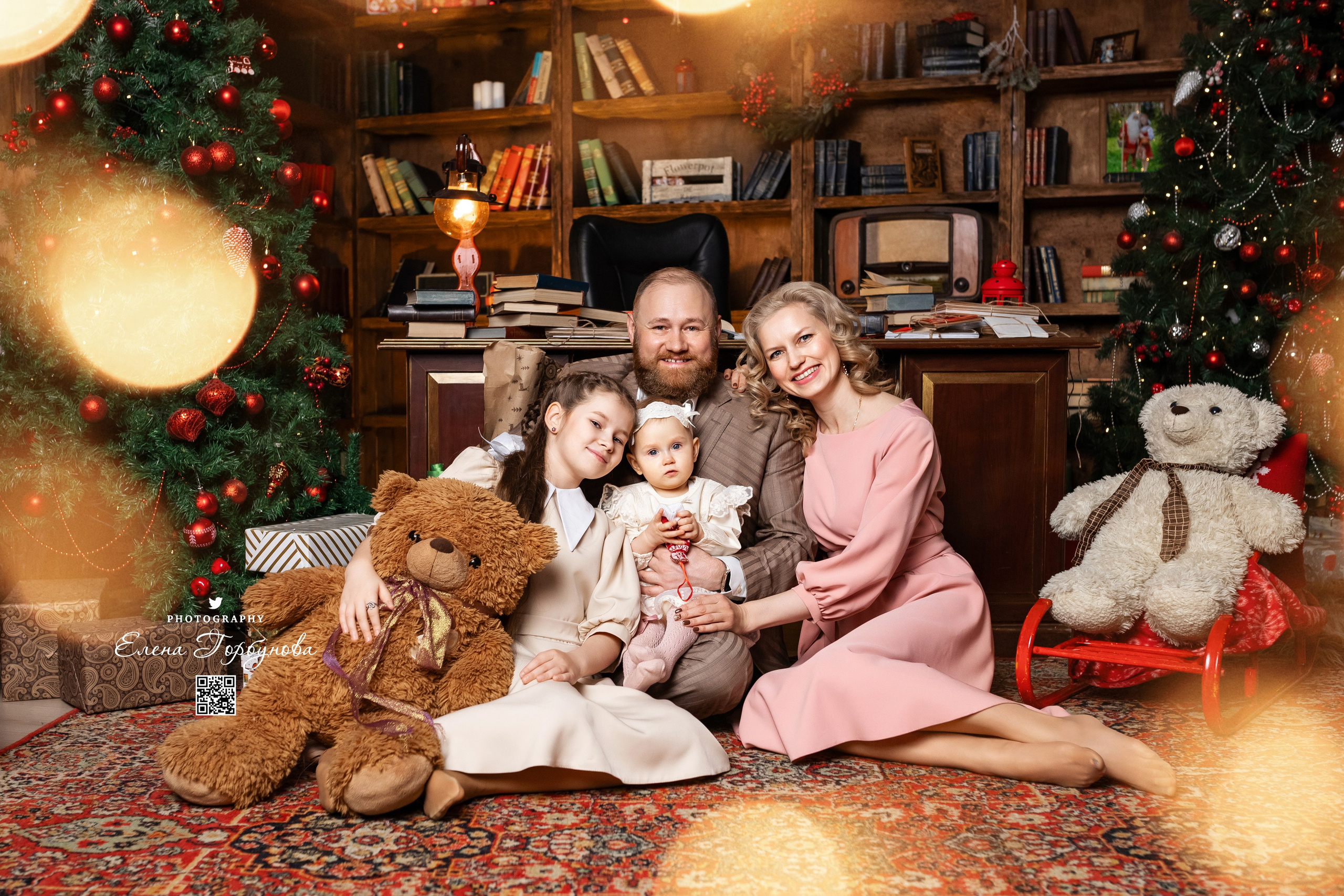 Семья Светланы. Студия Prestig Декабрь 2024. Фотограф Пермь. Свадьбы. Семья и дети, школа, д. сад. Фотокниги