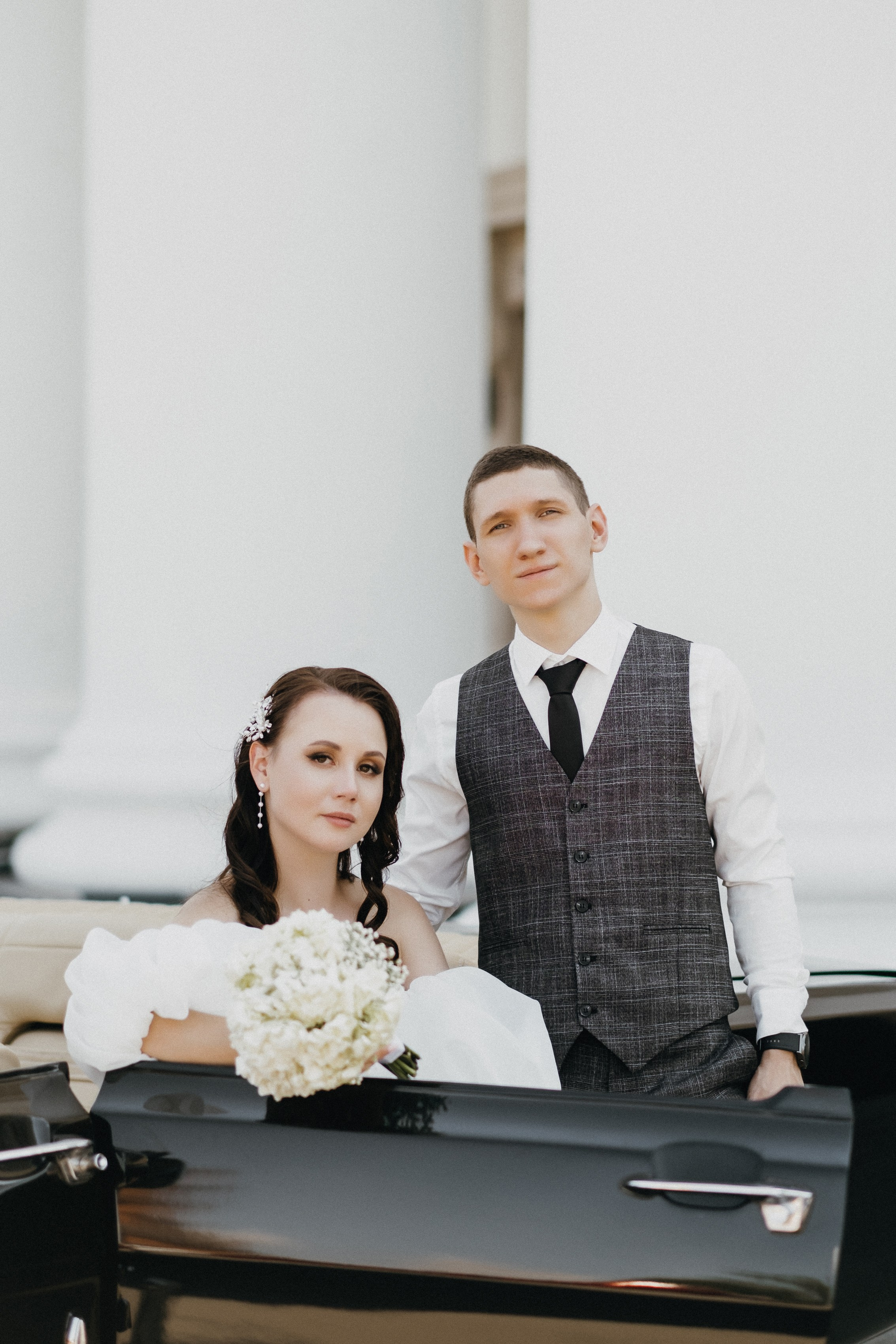 Свадебная съемка с машиной Волгоград. Свадебный и семейный фотограф в Волгограде Кристина Иванова