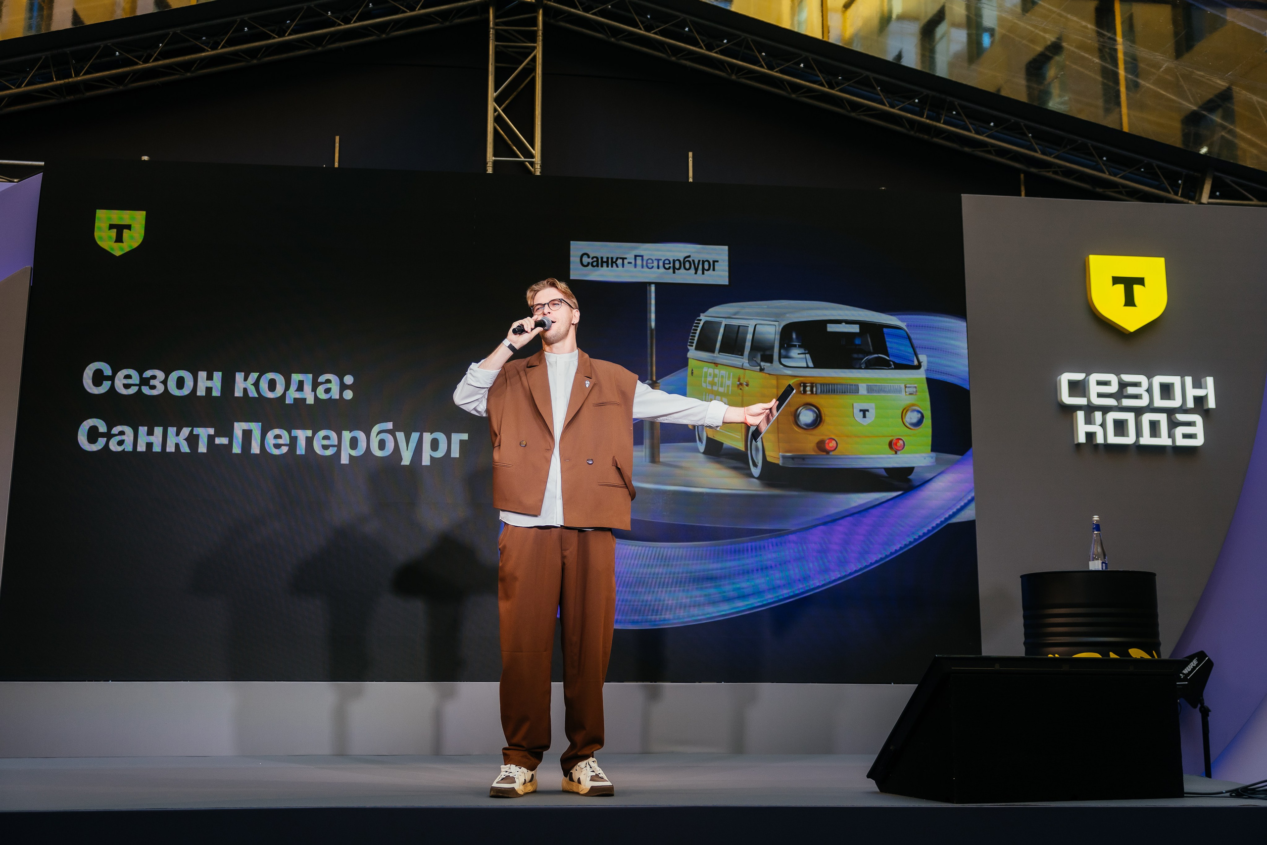 Снимал репортаж для «Газпром нефть», Газстройпром, Росатом, ОЗОН, Мегафон, ВТБ, Т-Банк, Unilever, Материа Медика Холдинг. Фотограф Serg-Epic — Сергей Клепиков