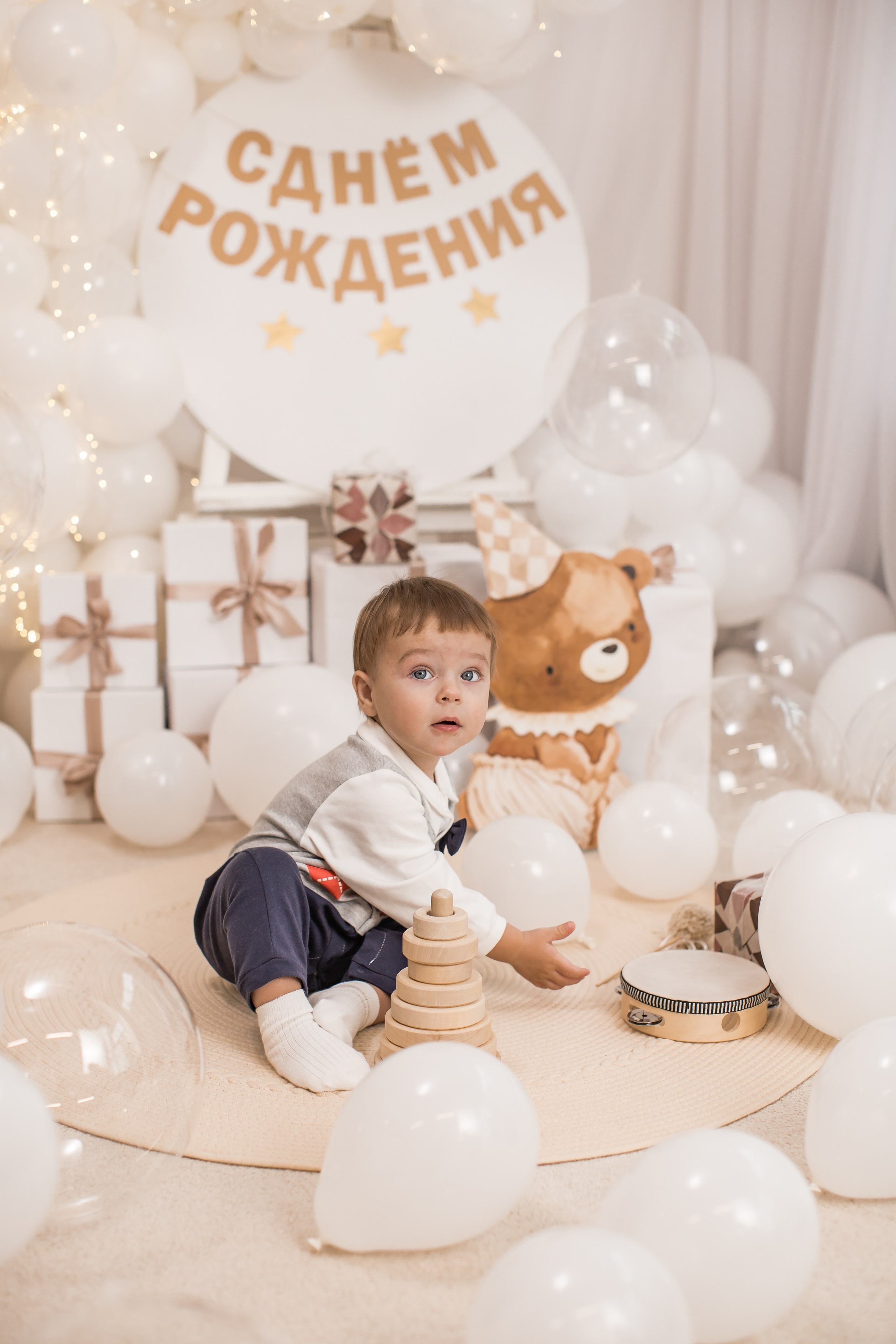 Оформление от 1 года до 5 лет. (Цвет шаров на выбор). Детский семейный фотограф на первый годик город Новосибирск Дымова Светлана пакеты всё включено 1-3 года