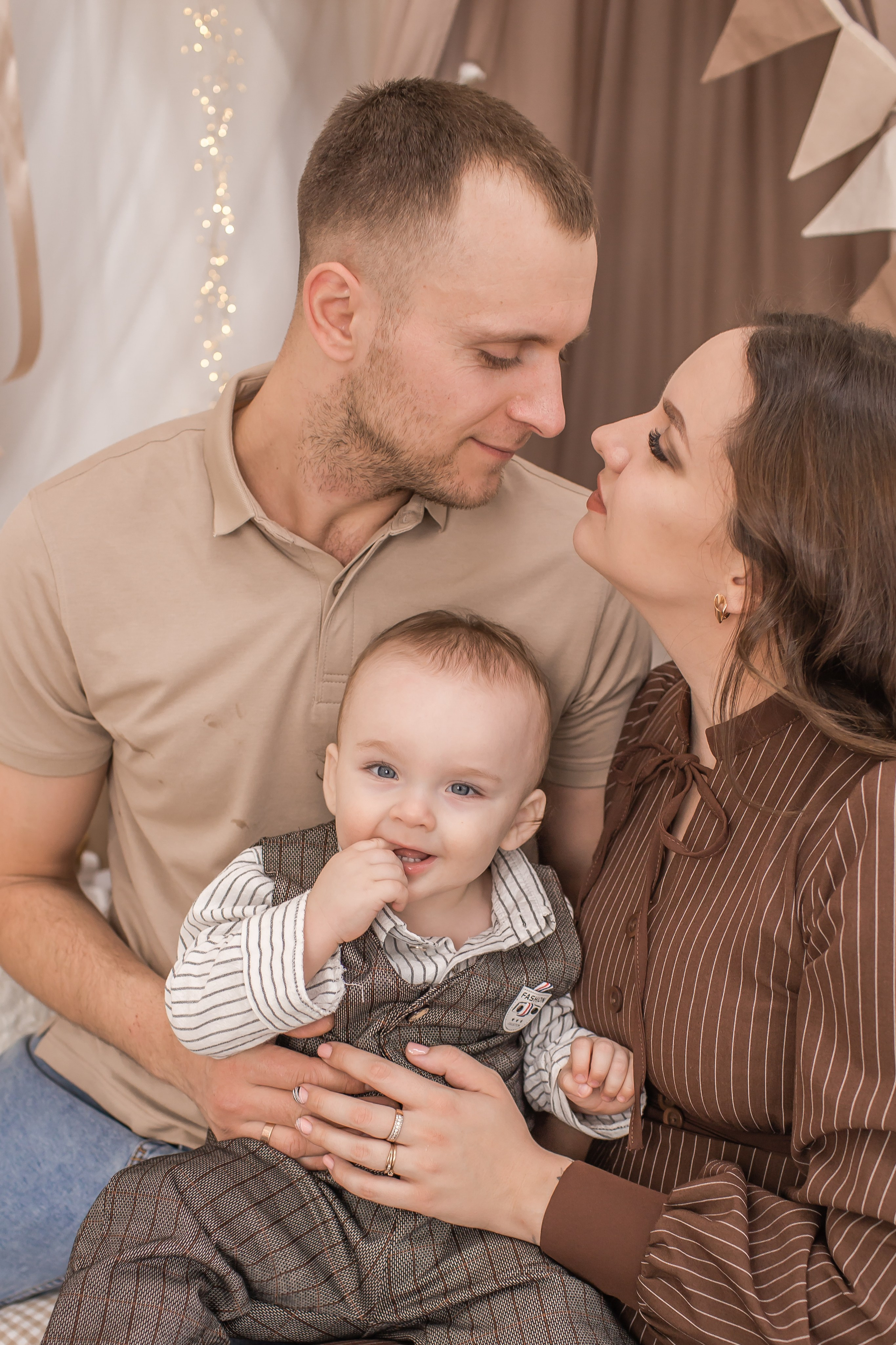 СЕМЕЙНЫЕ кадры. Детский семейный фотограф на первый годик город Новосибирск Дымова Светлана пакеты всё включено 1-3 года