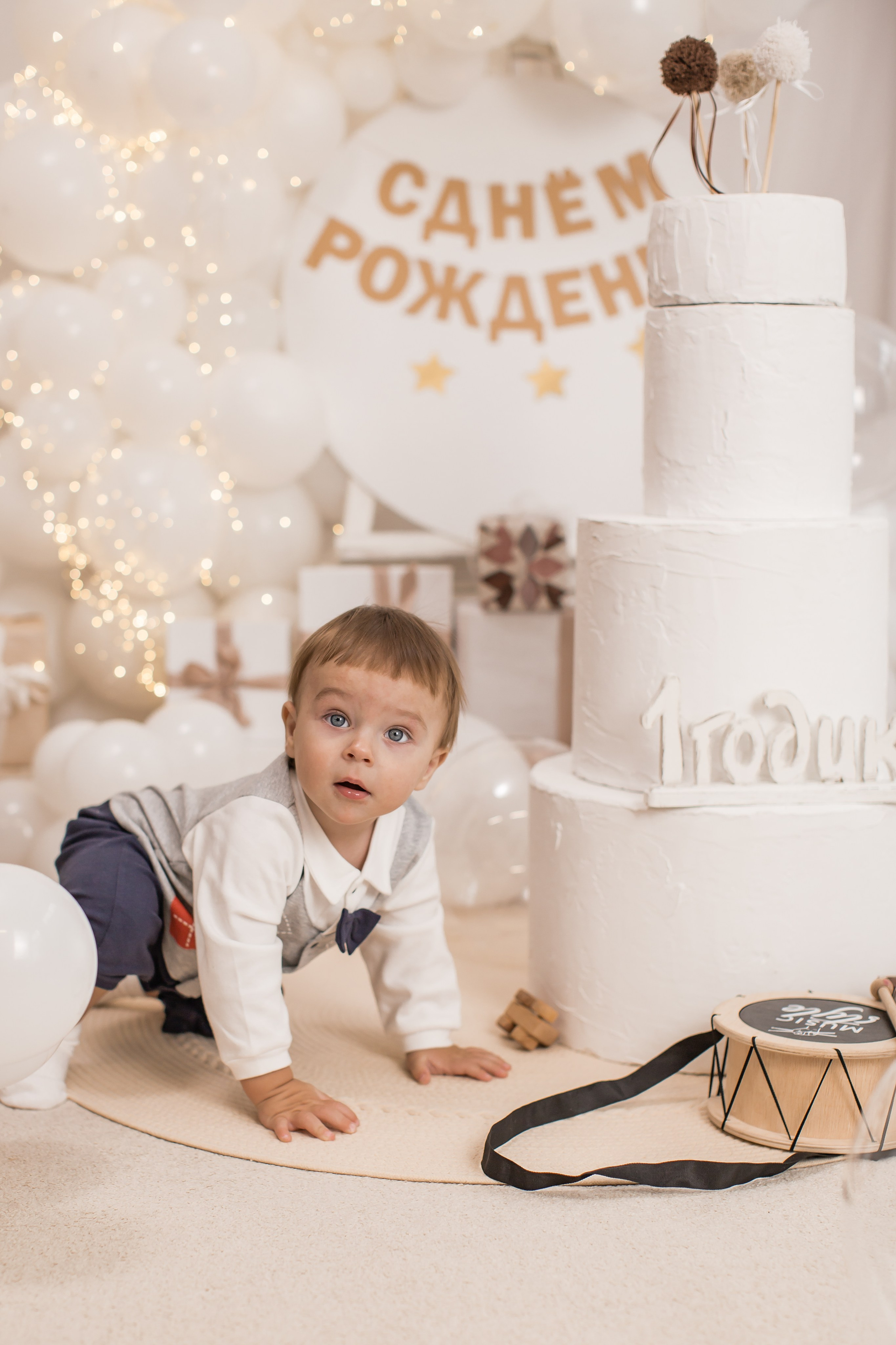 Оформление от 1 года до 5 лет. (Цвет шаров на выбор). Детский семейный фотограф на первый годик город Новосибирск Дымова Светлана пакеты всё включено 1-3 года