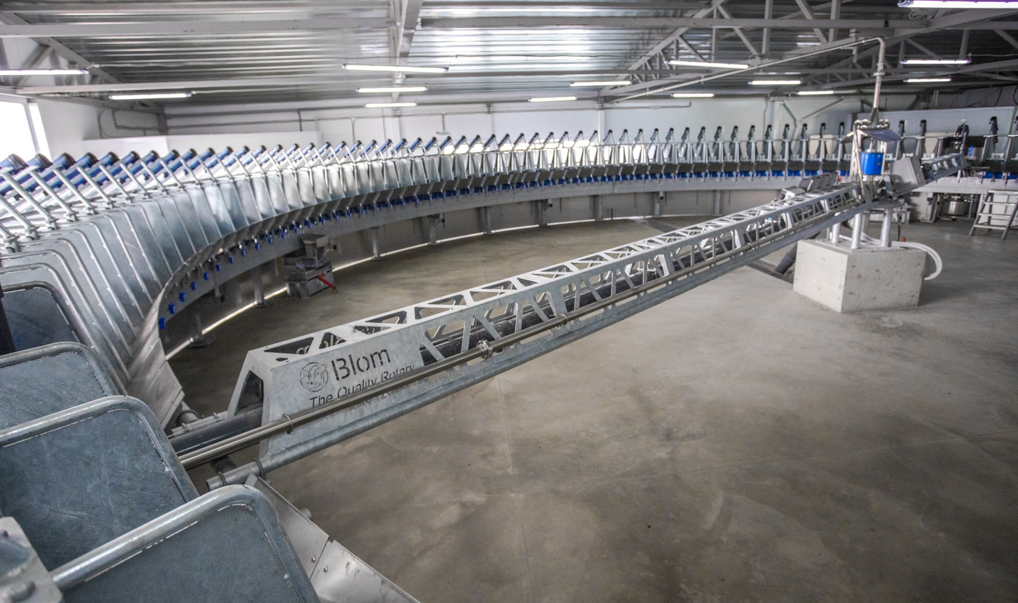 Открытие карусели для дойки скота. Репортажный, промышленный и маркетплейс-фотограф Дмитрий Чернат