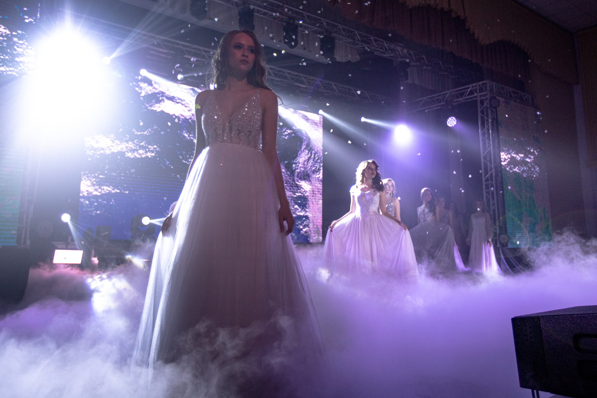 Конкурс красоты Мисс КубГУ 2022. Репортажный, промышленный и маркетплейс-фотограф Дмитрий Чернат