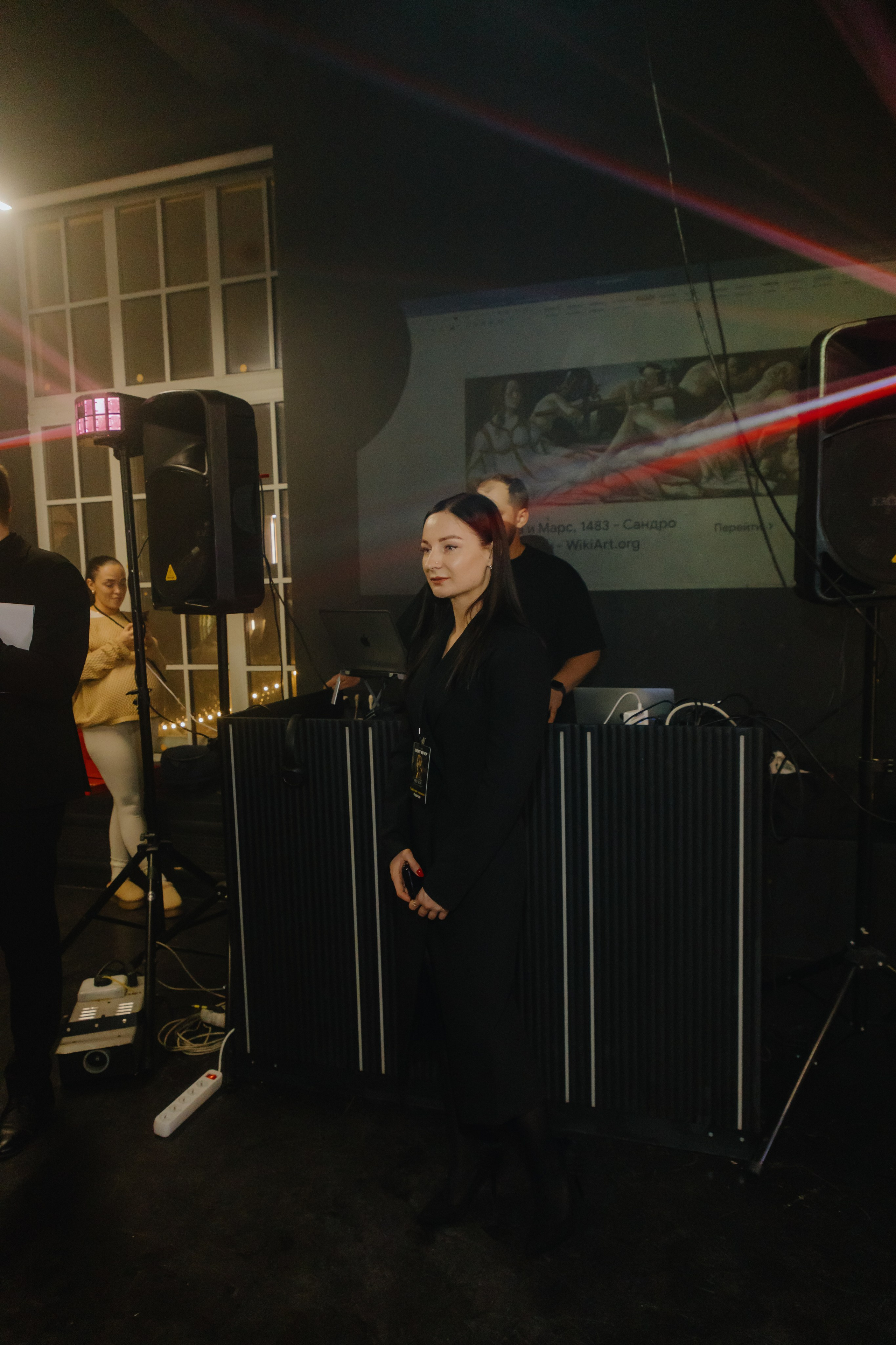 See `You Perfume. Фотограф в Москве и Санкт-Петербурге Дарина