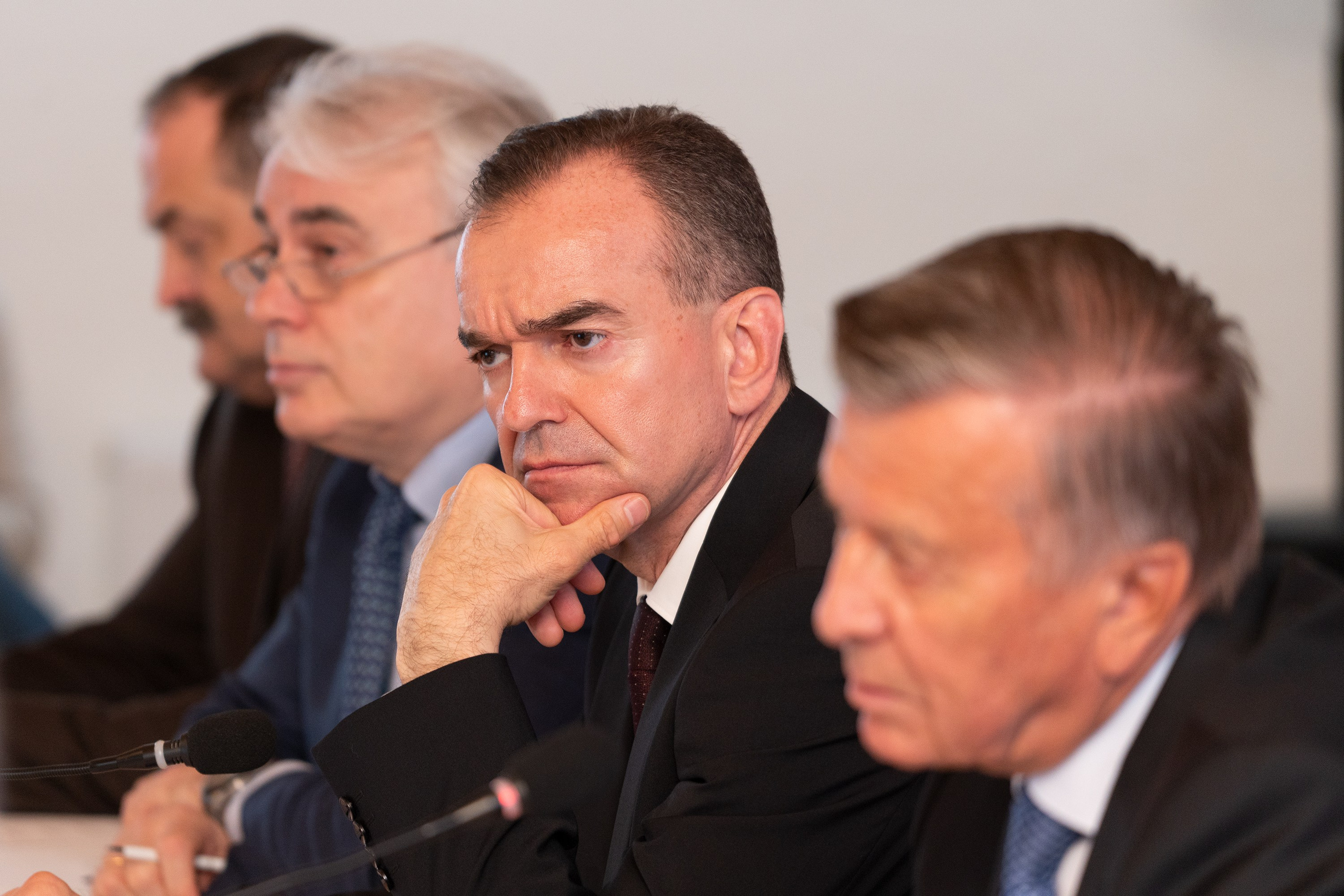 Репортажный фотограф в Сочи — профессиональная съёмка событий и мероприятий. Профессиональная фотосъемка в Сочи: репортаж, предметная, ювелирная фотосъемка, недвижимость, фуд-фотография. Фотограф Александр Афанасьев