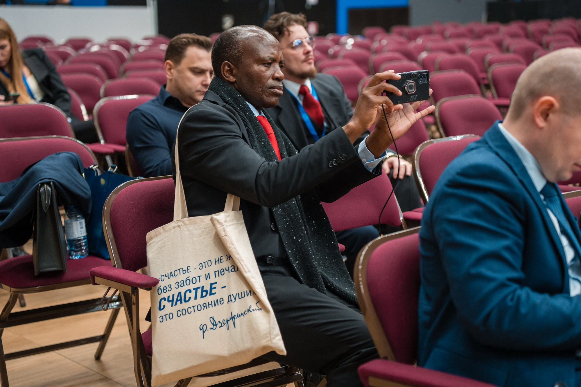 V ММФ БРИКС+ 2023. Фотограф Сергей Лукьяненко