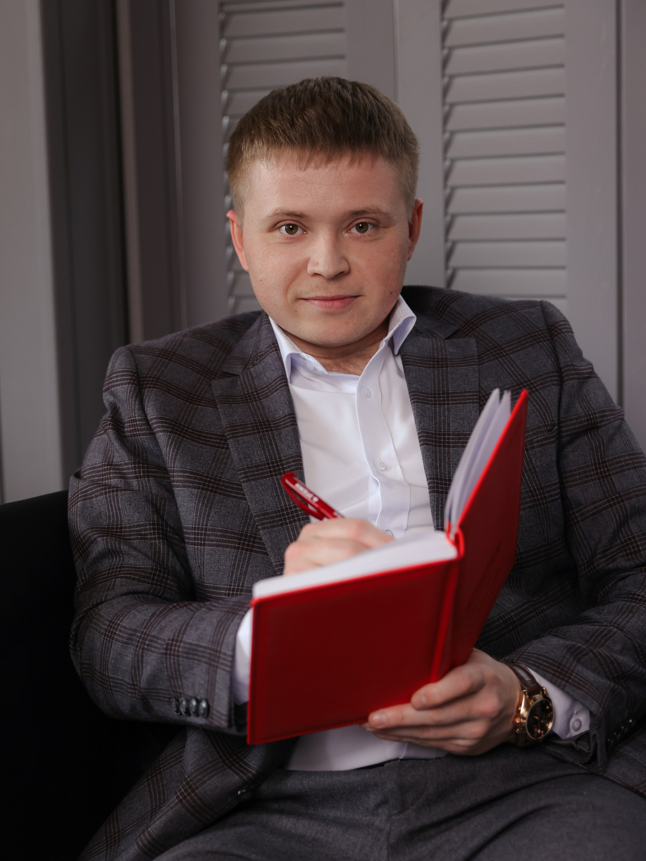 Топ-риэлтор Тюмени Максим. Мультифотограф Динара Ахмедзянова