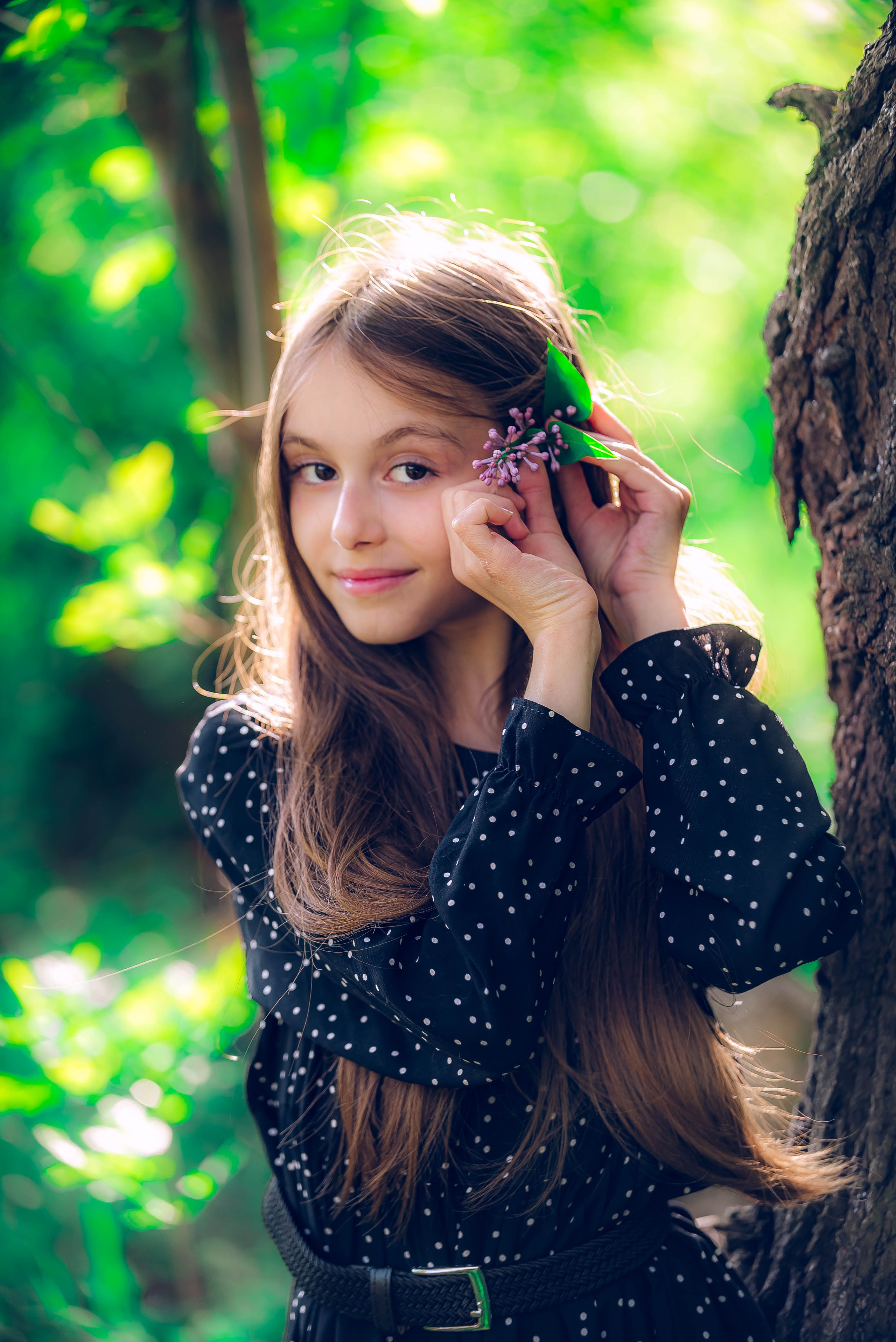 Анютка в сиреньке. Арт-фотограф Евгений Матвиенко