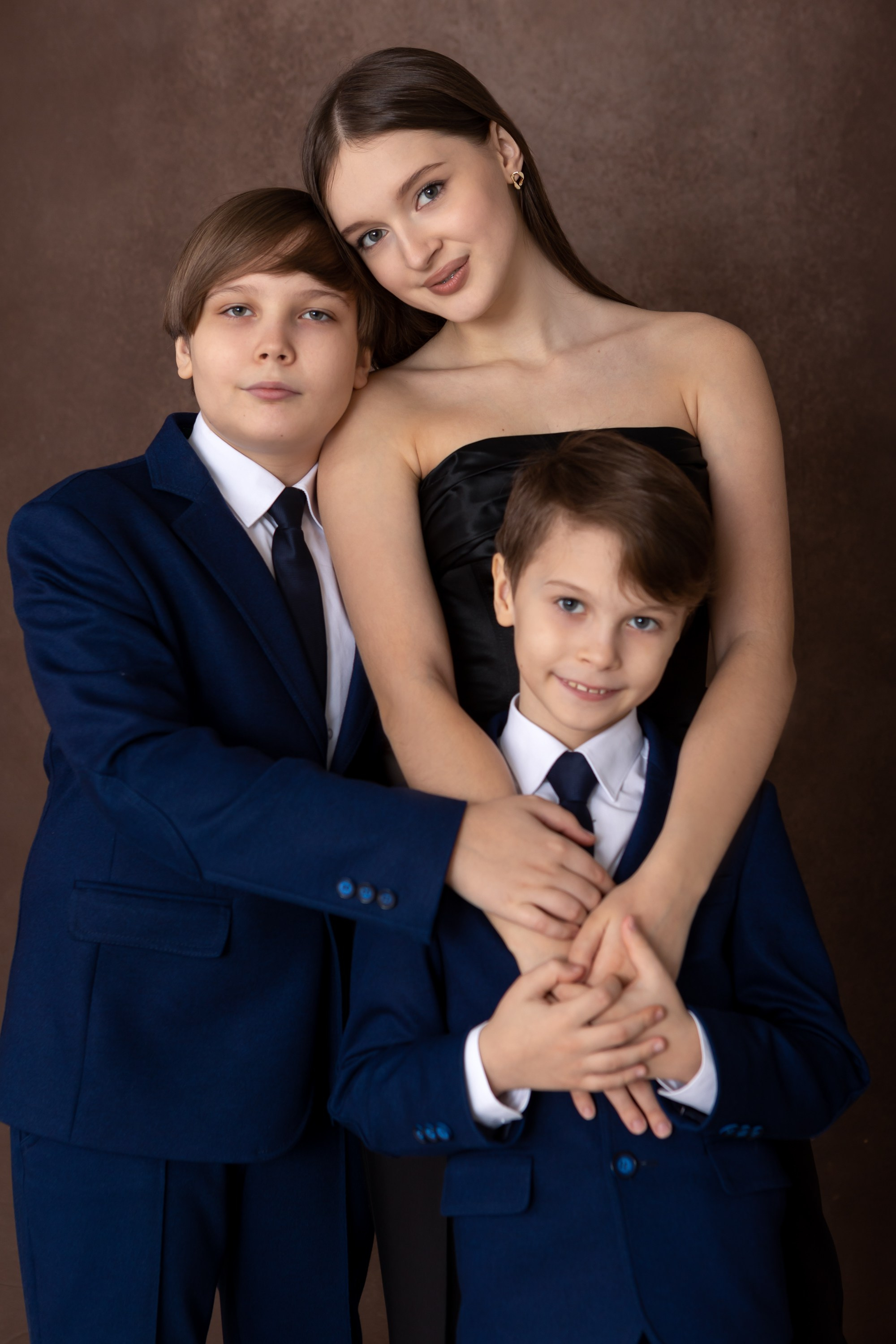 Семейная фотосессия в студии. Фотограф в Оренбурге. Профессиональный фотограф