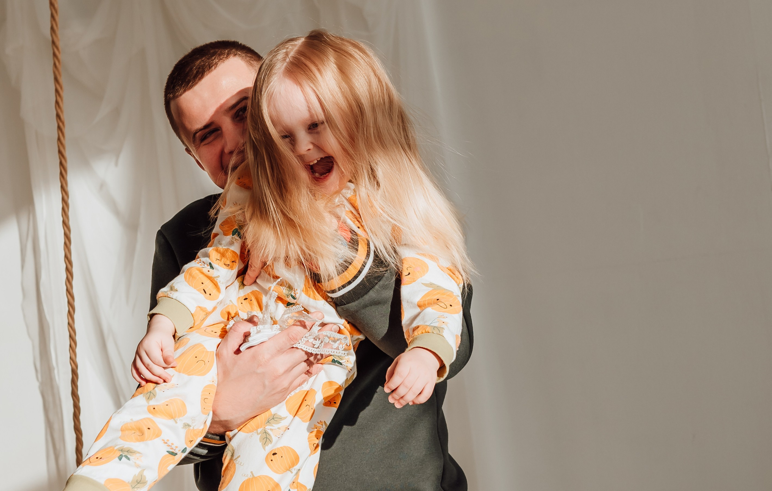 Фотосъемка мамы с дочкой. Фотограф Ким Наталья в Красноярске