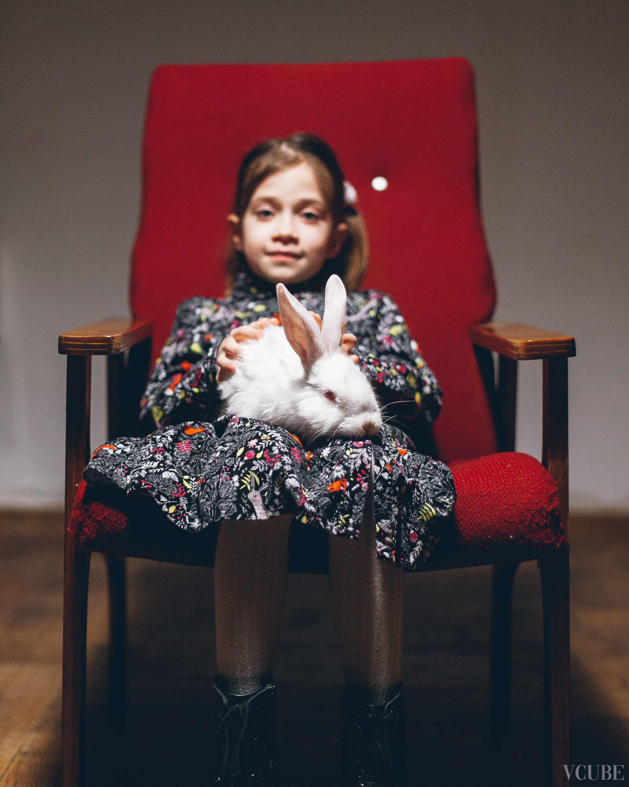 Съемка дочки в студии. Фотограф Денис Денисов