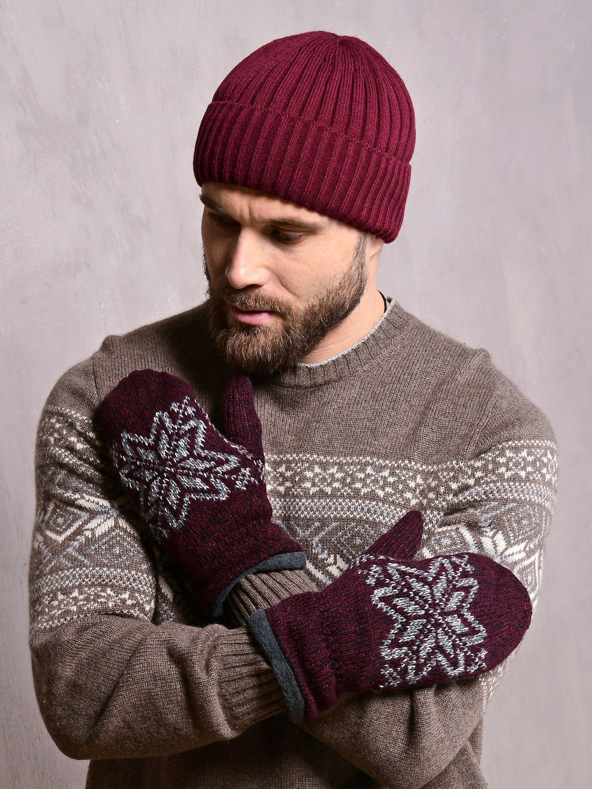 Съёмка перчаток, варежек и руковичек. Предметная фотосъемка для маркетплейсов в Москве. Предметный фотограф Дмитрий Дрогунов