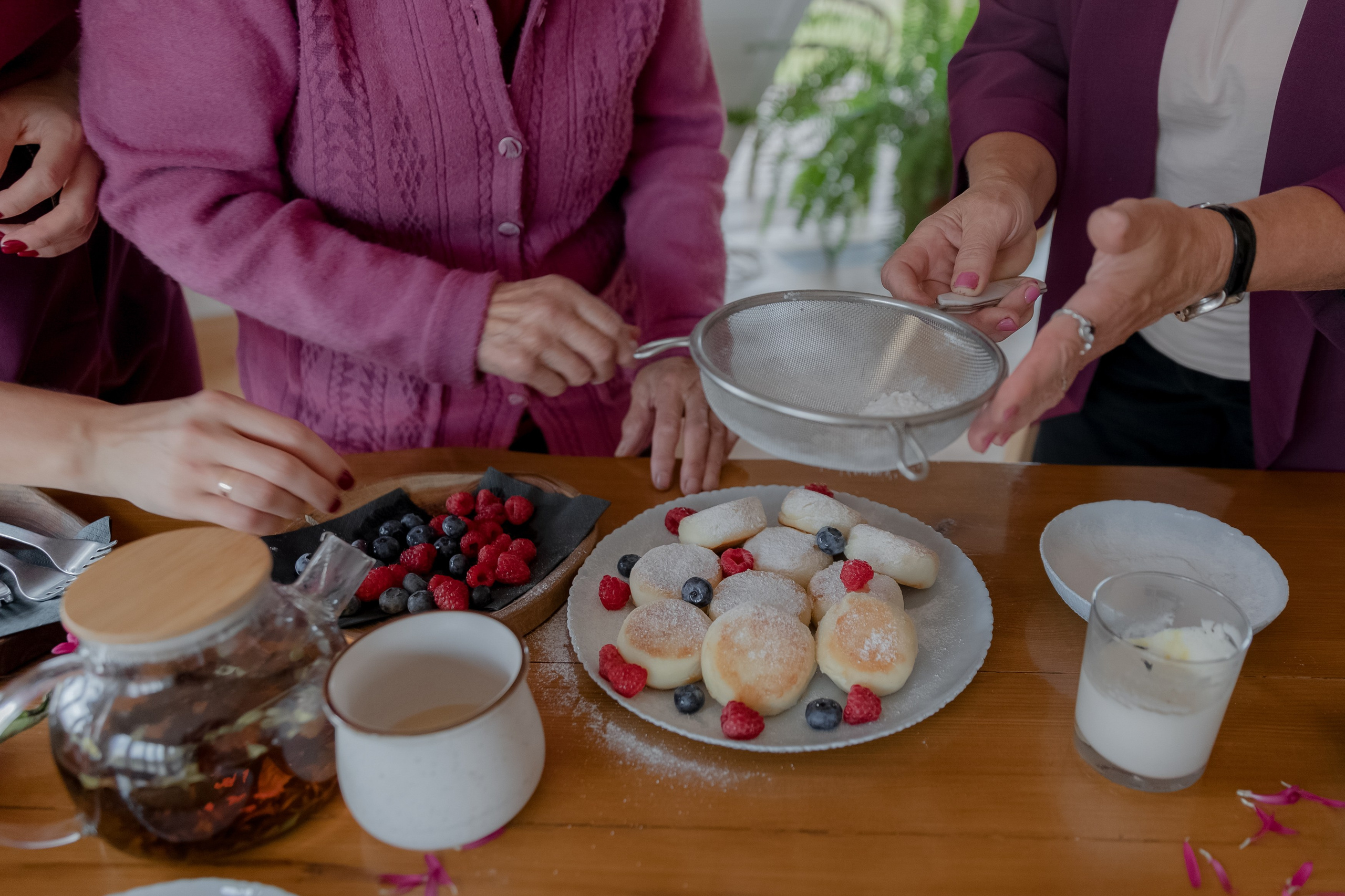 Alina’s family. Destination wedding photographer Mary Korenchuk